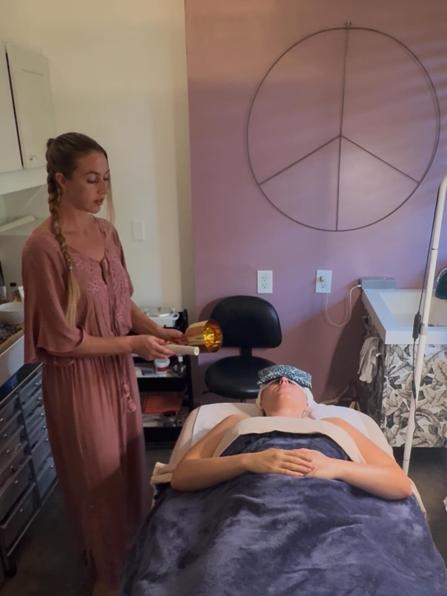 This shows my 528hz bioscalar chalice ending a custom treatment 🎼

Did you know that certain frequencies heal?  They work on a cellular level, creating harmony with wavelengths that can restore and reset our nervous system and even promote physical 