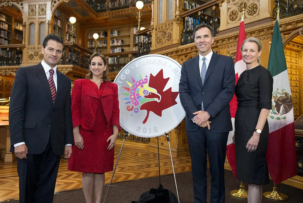 Andrew Lewis coin design presented to México's President Peña Nieto.