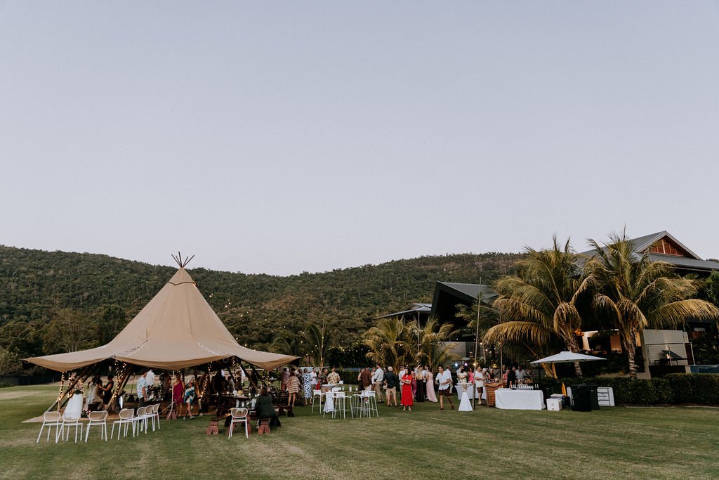 YangaroWeddings_AlexandMarcel_NeilHolePhotography_lowres (509).jpg