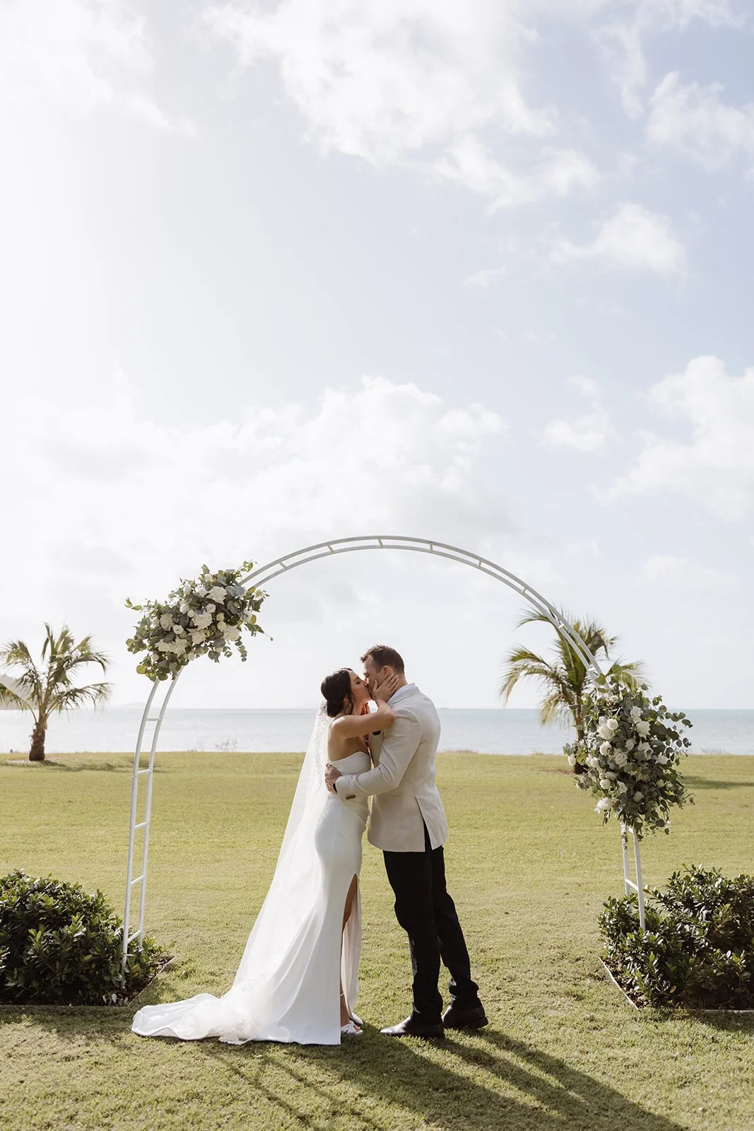 Yangaro_Wedding_Whitsundays_CassandraandDrew_WhiteImages (22).jpg