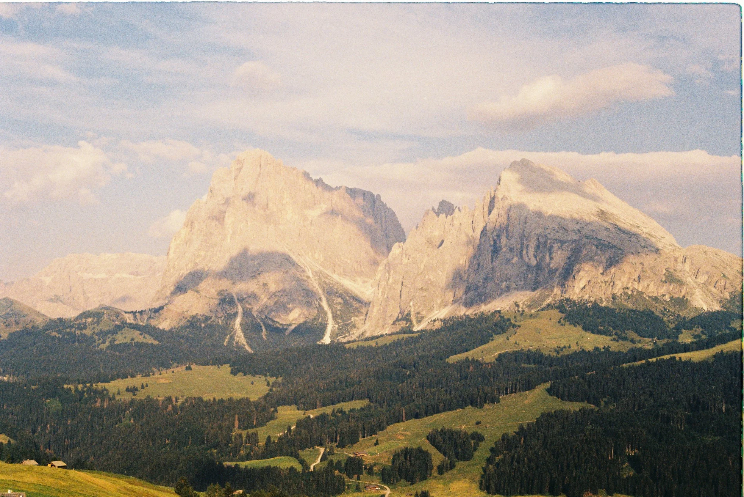 R1-00940-016A.JPG