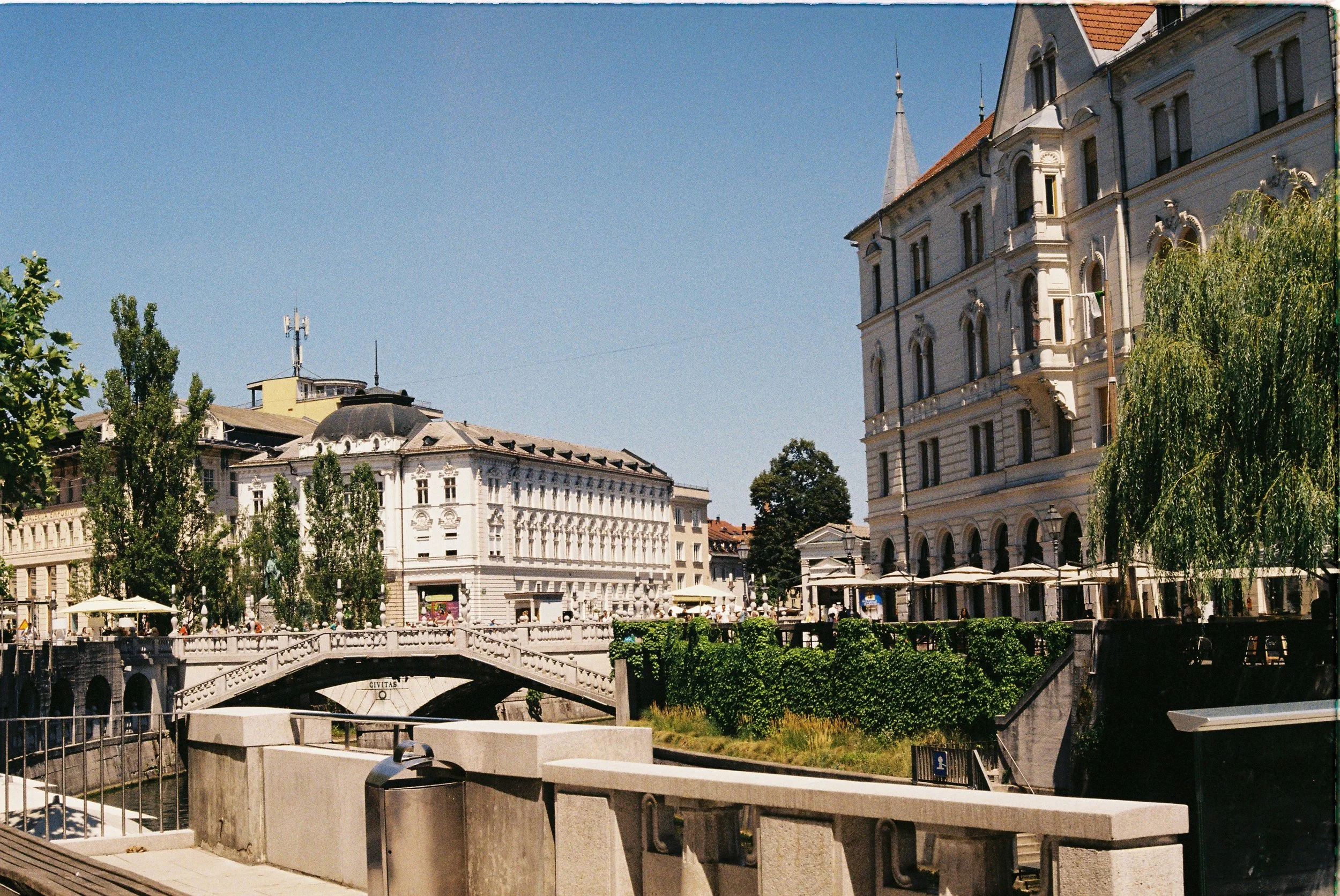 R1-00941-0022.JPG