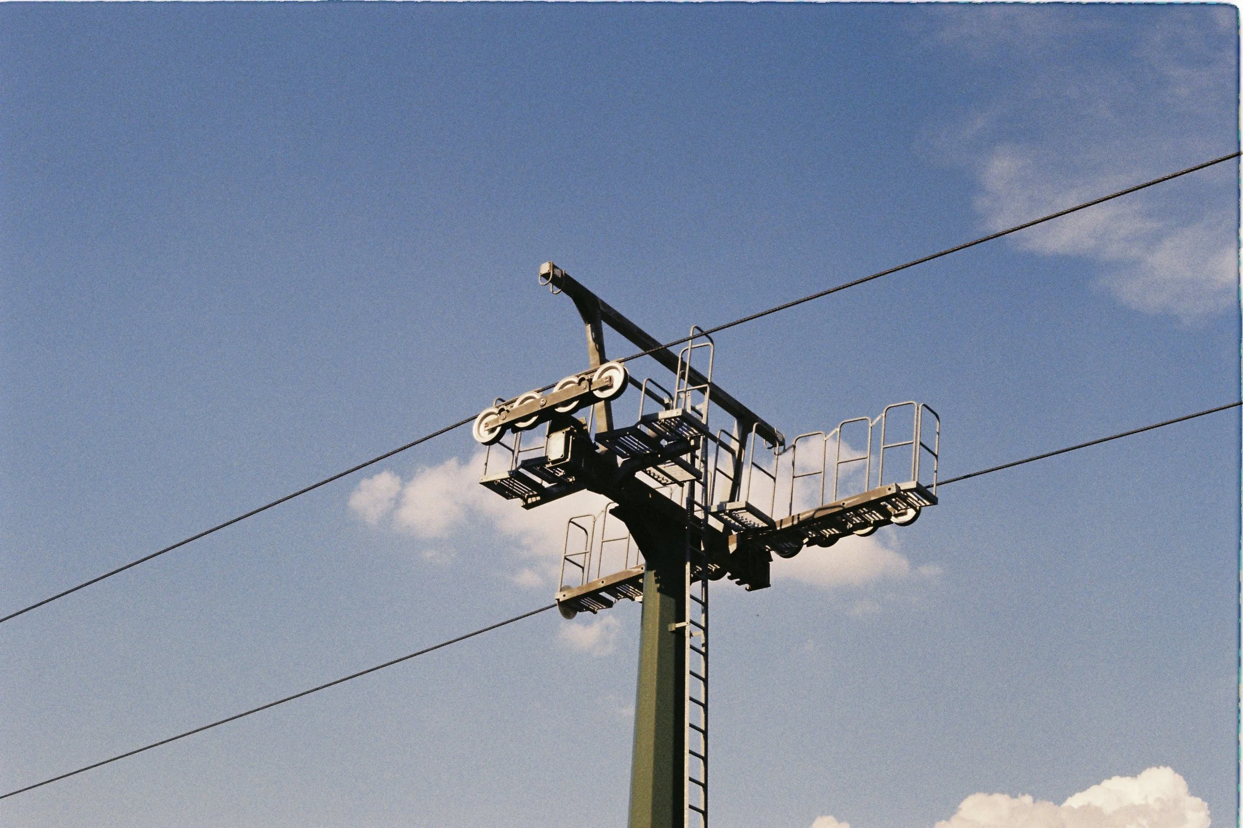 R1-00940-008A.JPG