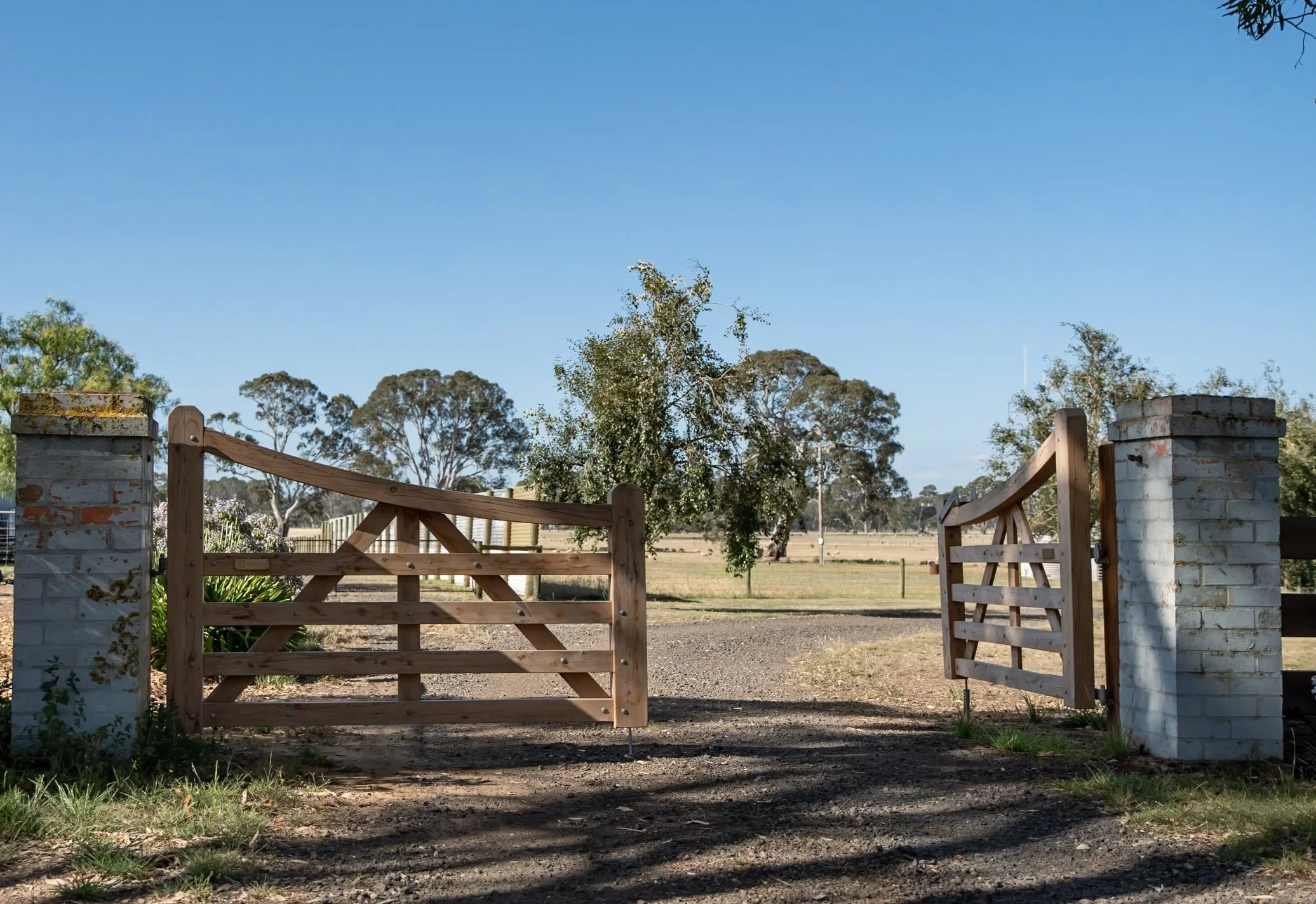 Cavendish_3-rail+Fence+%26+Nigretta+Gate_9.jpg