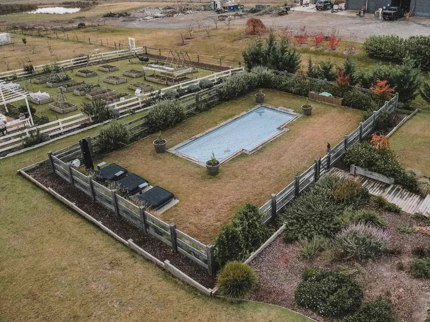Chirnside+Park+3+Rail+Post+and+Rail+Fence+Hardwood+Timber+Nigretta+Gates+Stone+Pillars+4.jpg
