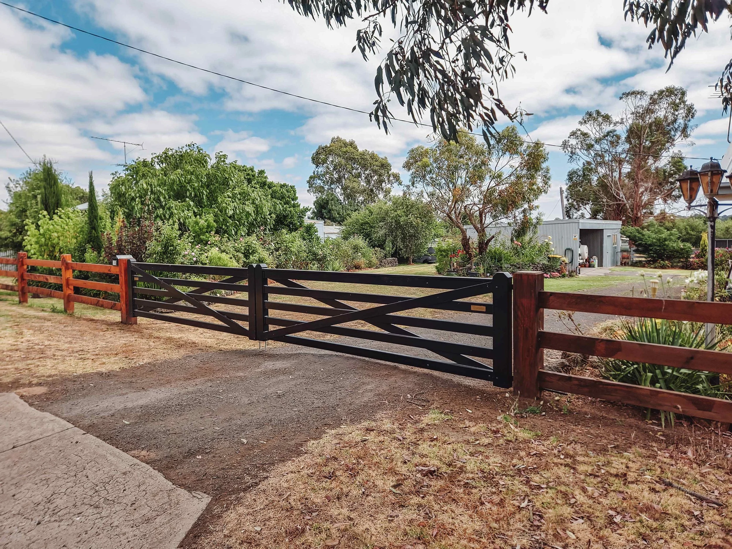 Jan Bell_3-Rail_Aluminium Gates-11.jpg
