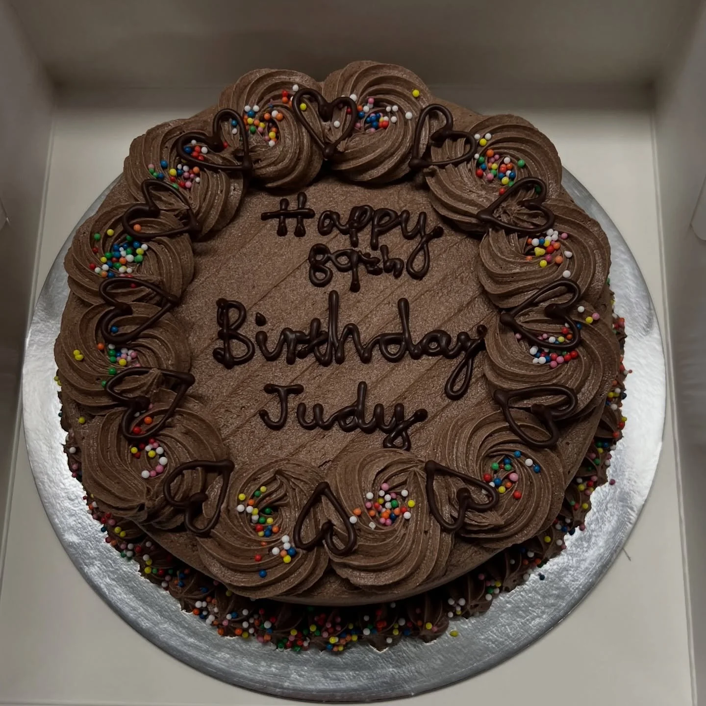 A slightly more custom designed cake 😊
100% vegan, gluten &amp; nut free!

After a particular cake design? Message our team and we can see if we can accommodate! 🎂

Contact us 0435 055 997 

#vegan #veganglutenfree #veganmelbourne #glutenfree #glut