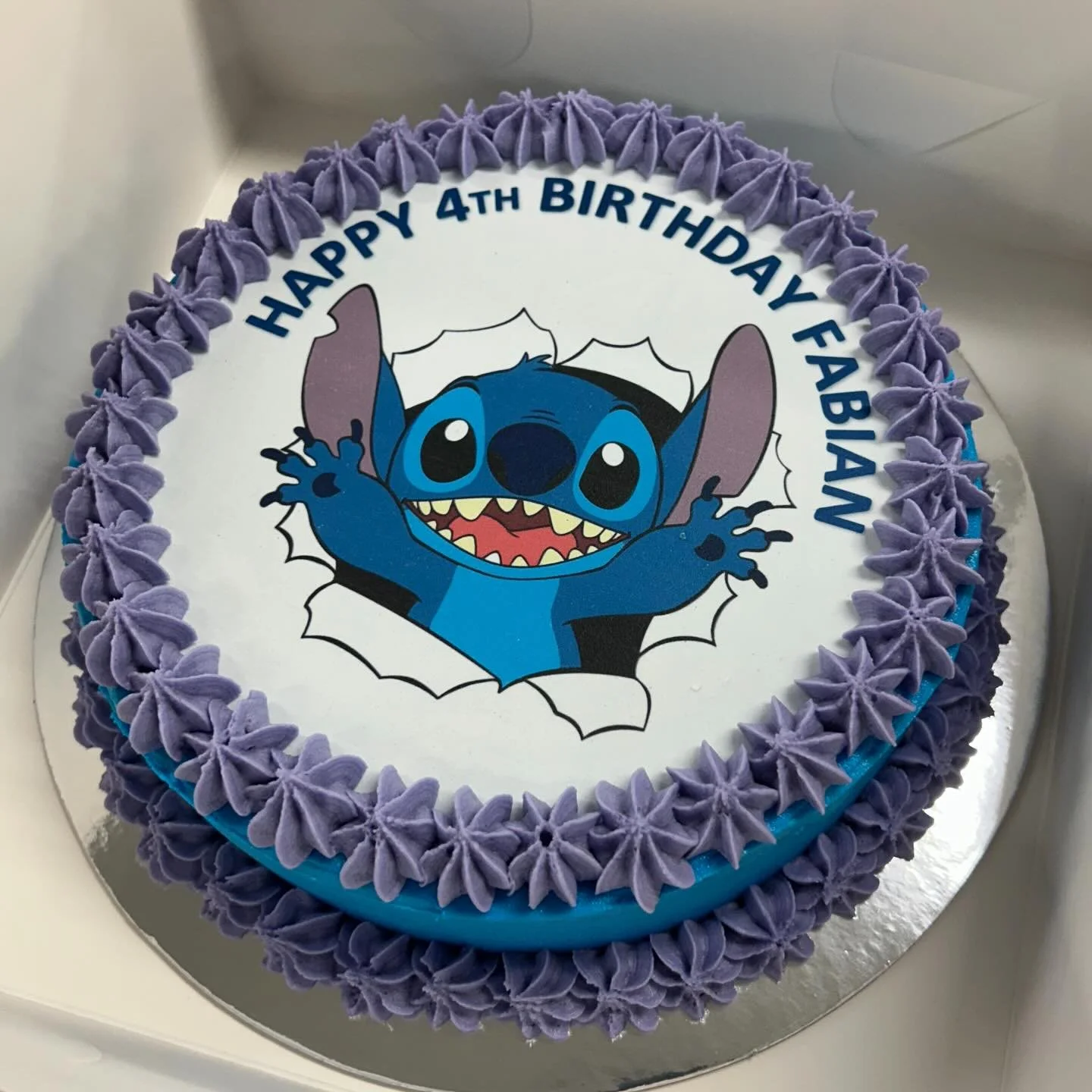 Some February favourites! 
100% vegan, gluten and nut free 😊

Which is your favourite? 

#glutenfreemelbourne #veganmelbourne #melbournecakes #glutenfreevegan #chirnsidepark