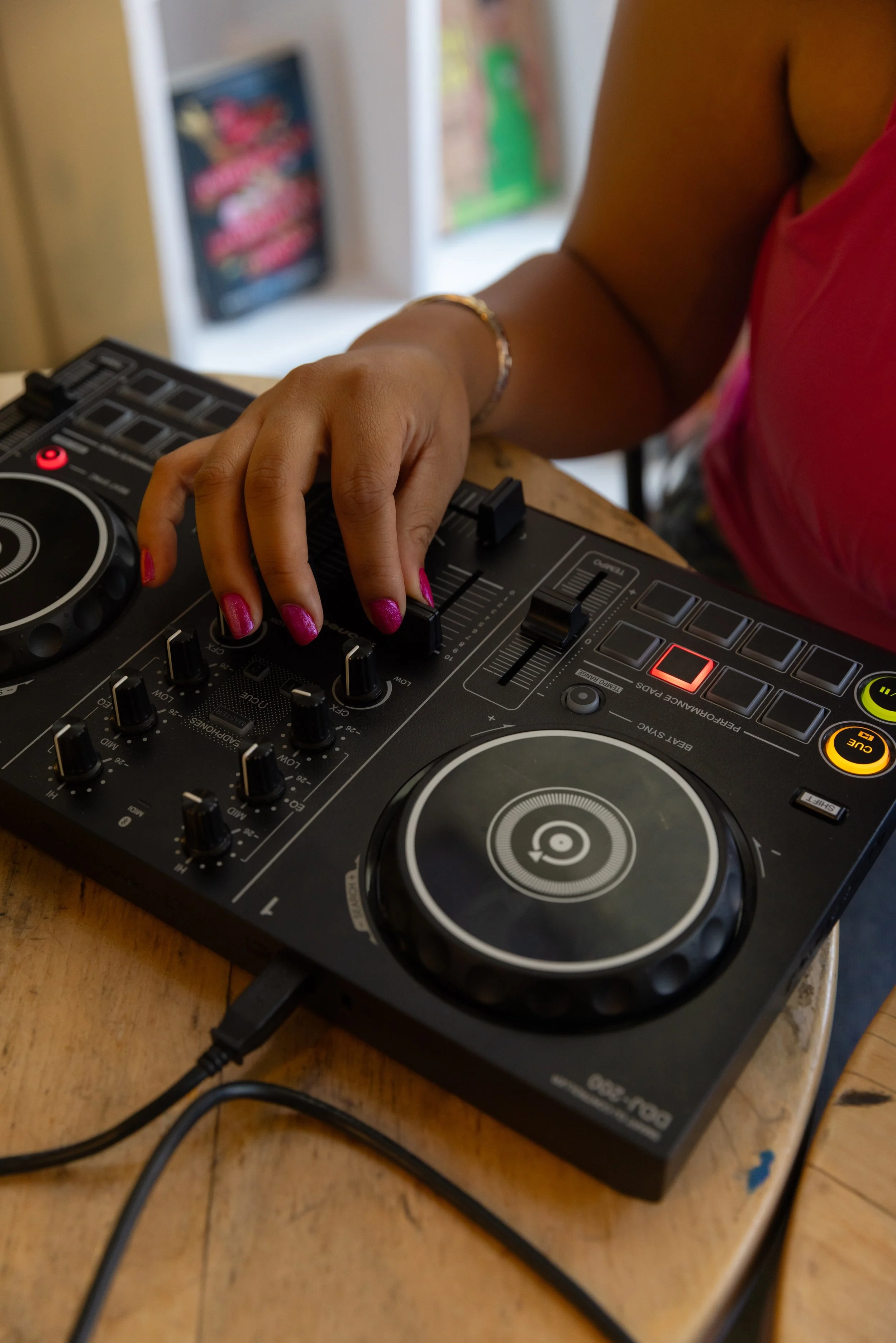 Cafecito &amp; Crafts Club (Feb)