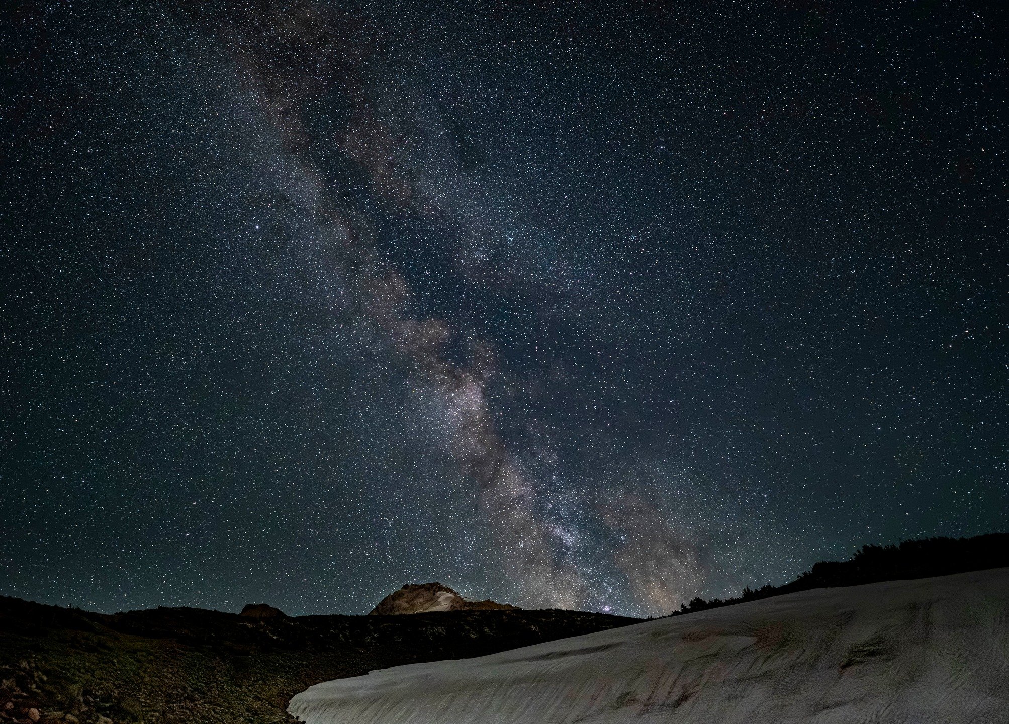 Milky Way over Mt Hood near Barrett Spur. #milkyway #astrophotography #oregon #mthood #windyaf