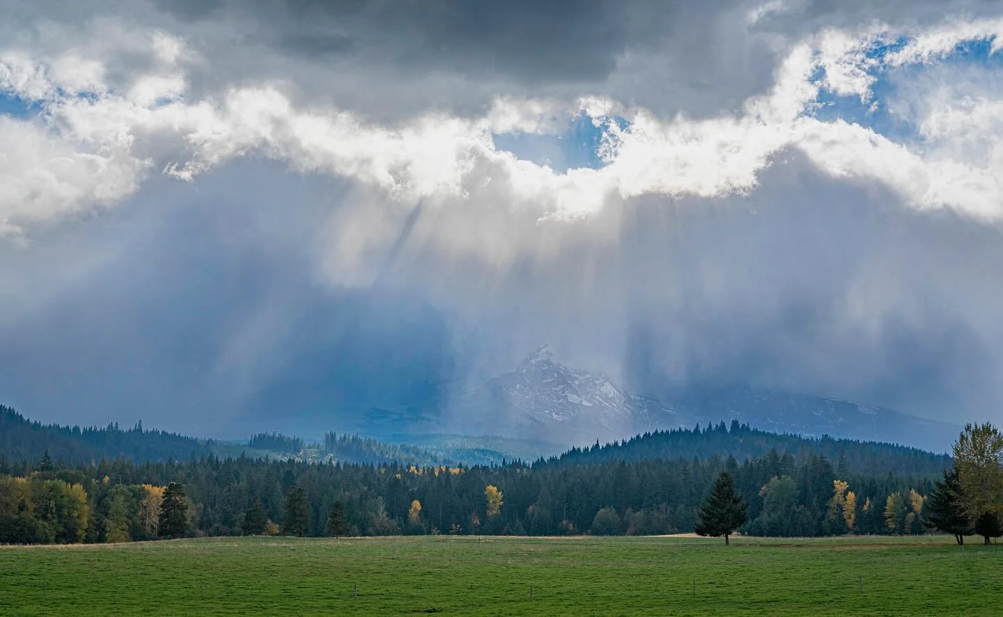 Mt Hood is in there, before this week&rsquo;s snows #mthood #autumn #sky #heavenly