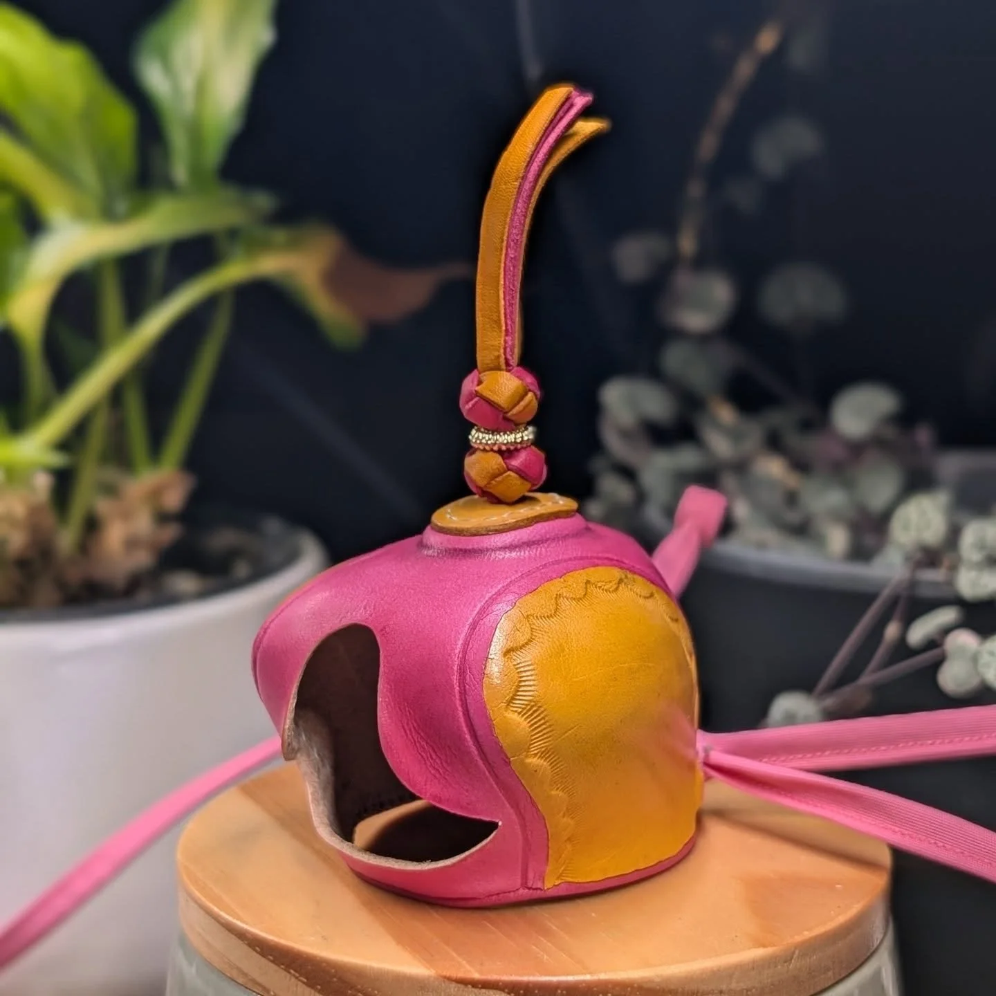 Pink lemonade 🩷 🍋 

I made this #15 hood for my MHH Angus. He's a sweetheart.