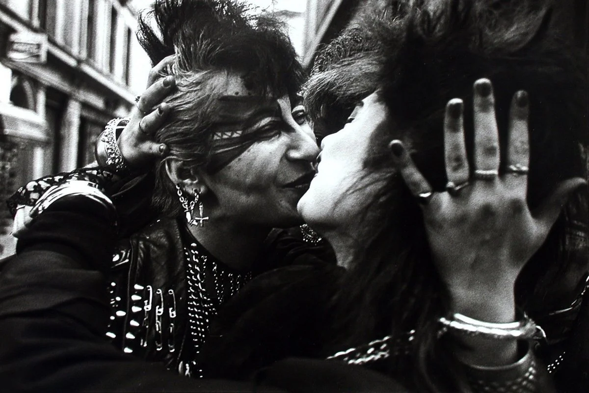 London, England, 1986 - Kissing Punks