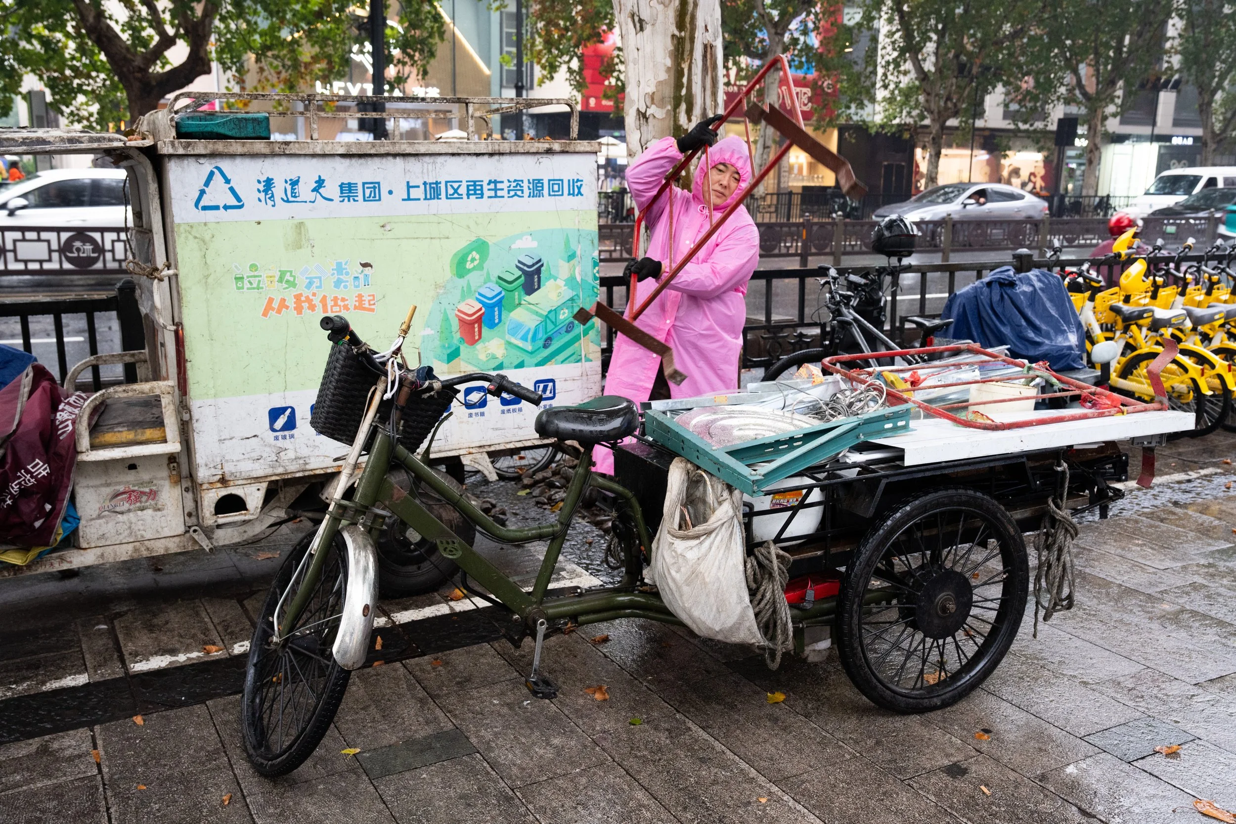 Packing Up, Hangzhou, West Lake, China 2025