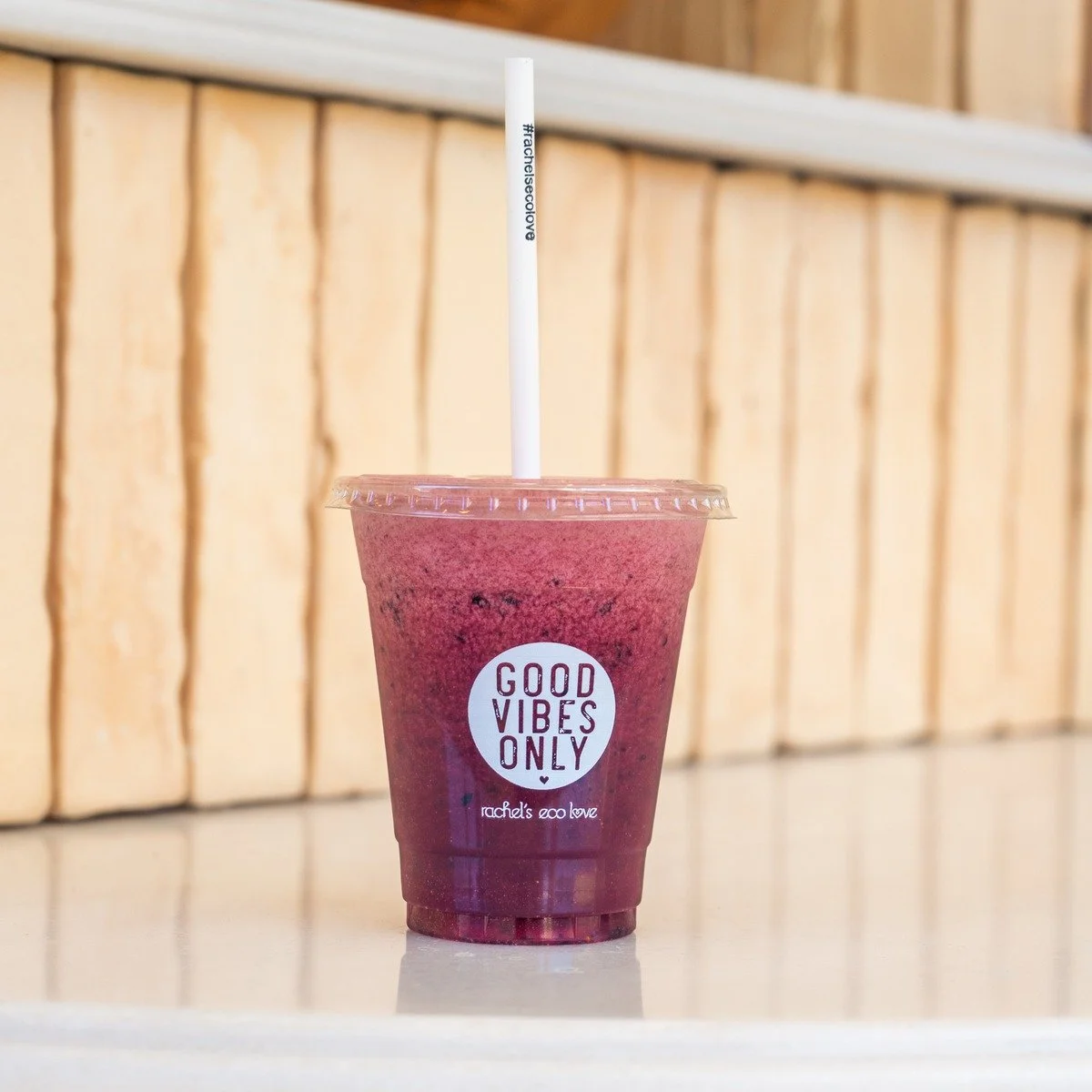 POST WORKOUT? Blueberry, collagen, chia, lucuma, coconut water and maca💪🏻
#rachelsecolove #marbella #morning #morningvibes #placetobe #wanderlust #brunch #beautifuldestinations