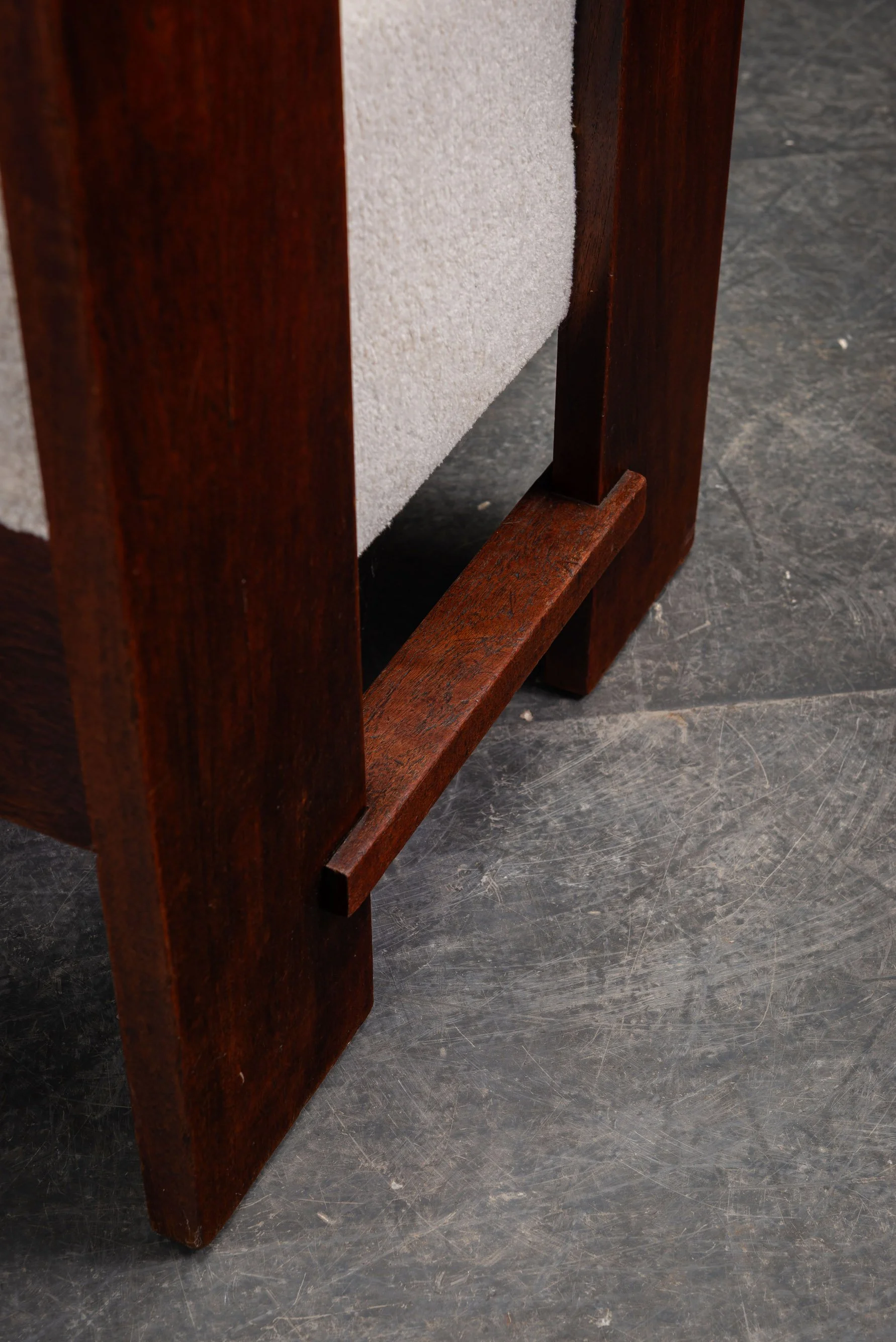 SE-652026140541+SE-652026141644-Rare-Haagse-School-Desk-Chair-by-Architect-H.-Wouda_SE-10122023205433-Rare-Haagse-School-Desk-Chair-by-Architect-H.-Wouda_13.jpg