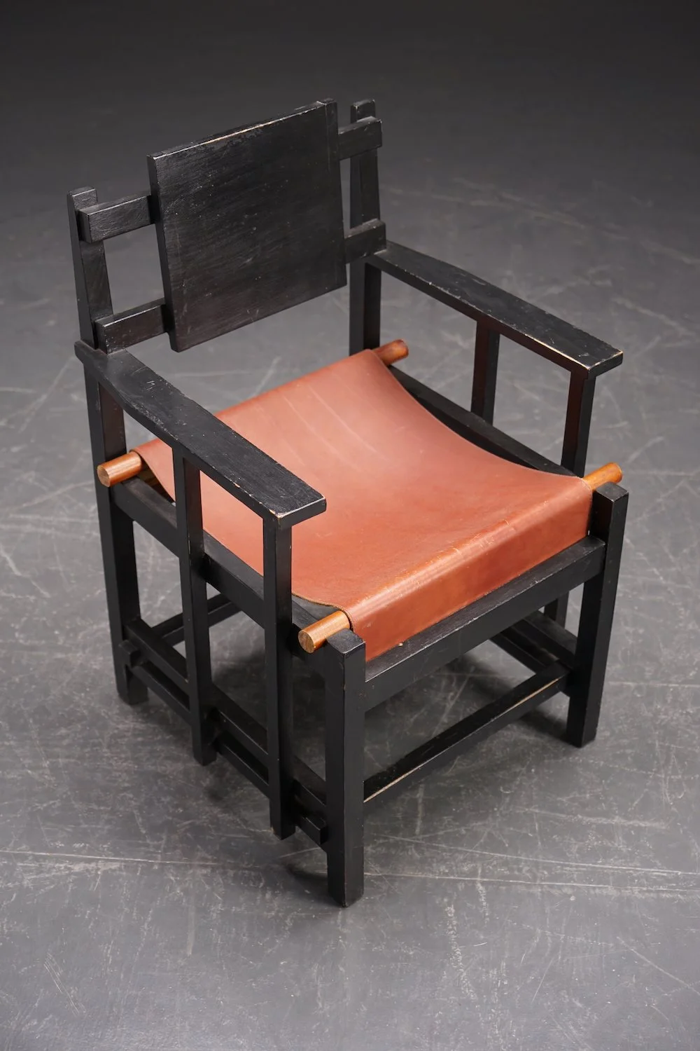 SE-1322023111946-1920s-Armchair-by-J.W.-Uiterwaal_06.JPG