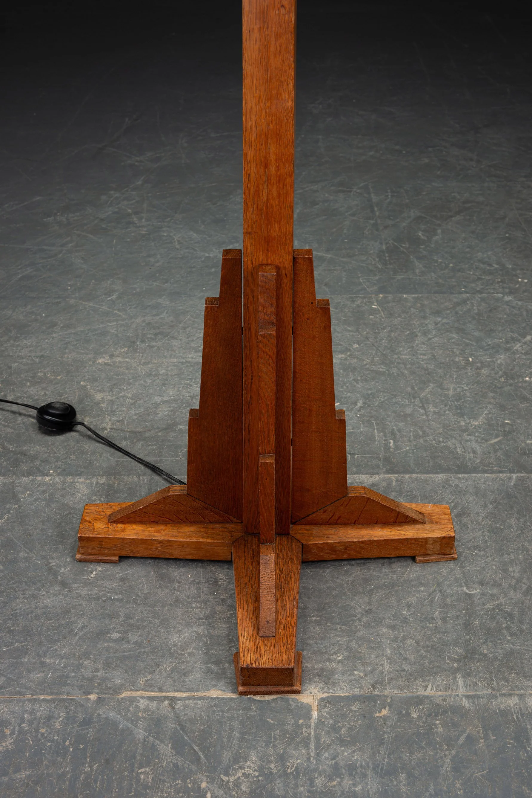 LI-162026183009-1930s-Art-Deco-Standing-Lamp_06.jpg