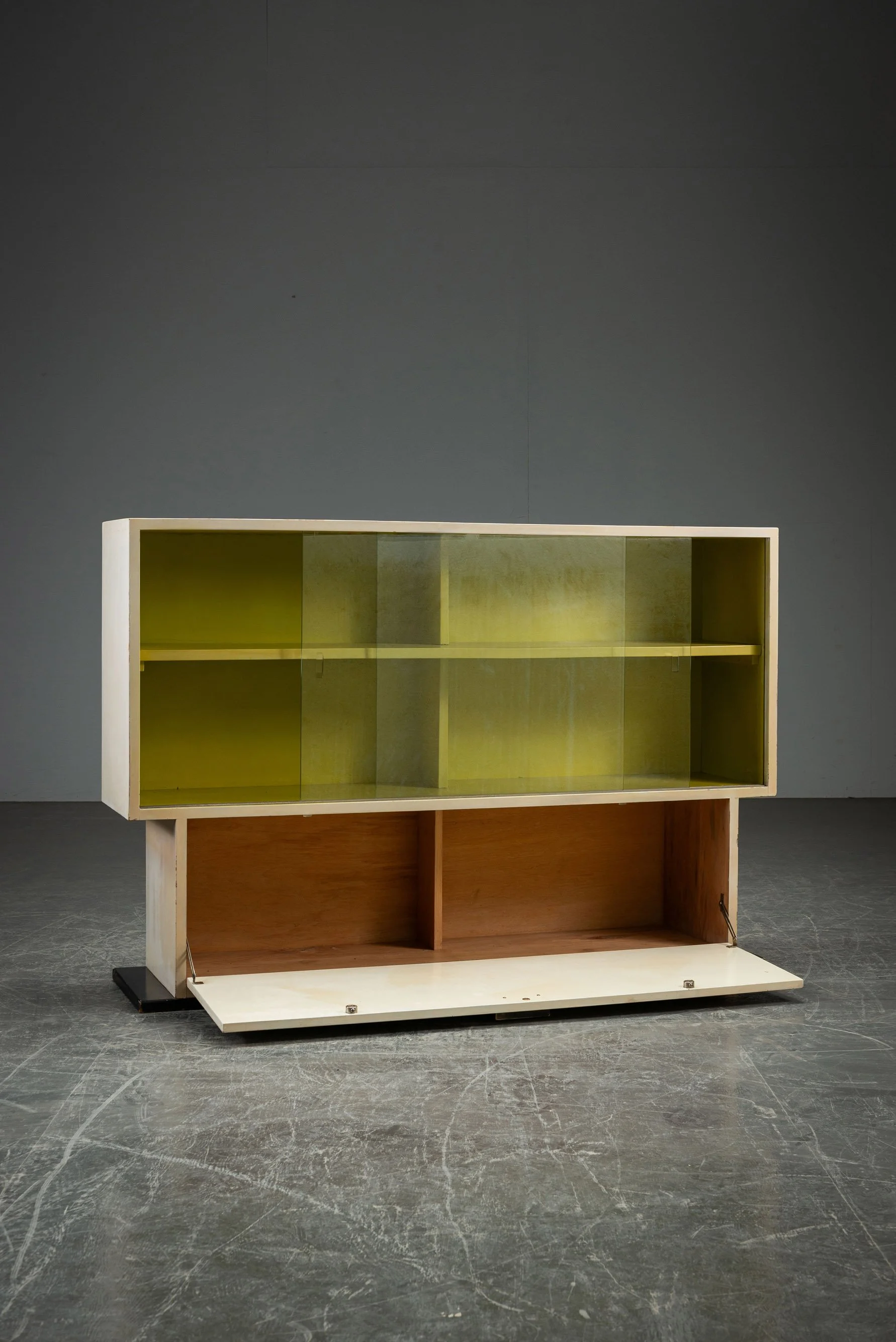 ST-22122025172521-1950s-Modernist-Sideboard_02.jpg