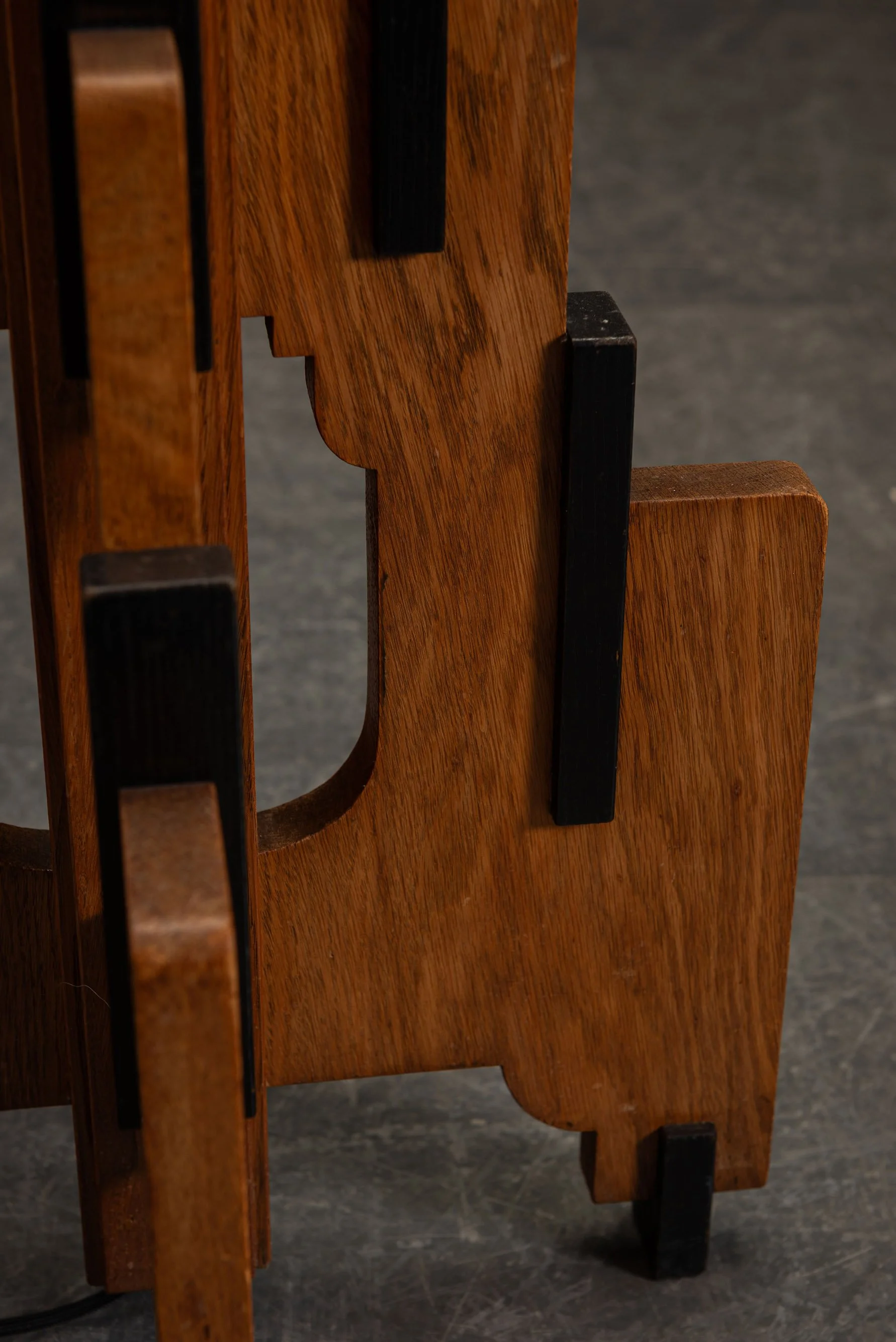 LI-2432024171127-Genneper-Molen-Amsterdamse-School-Standing-Lamp_09.jpg