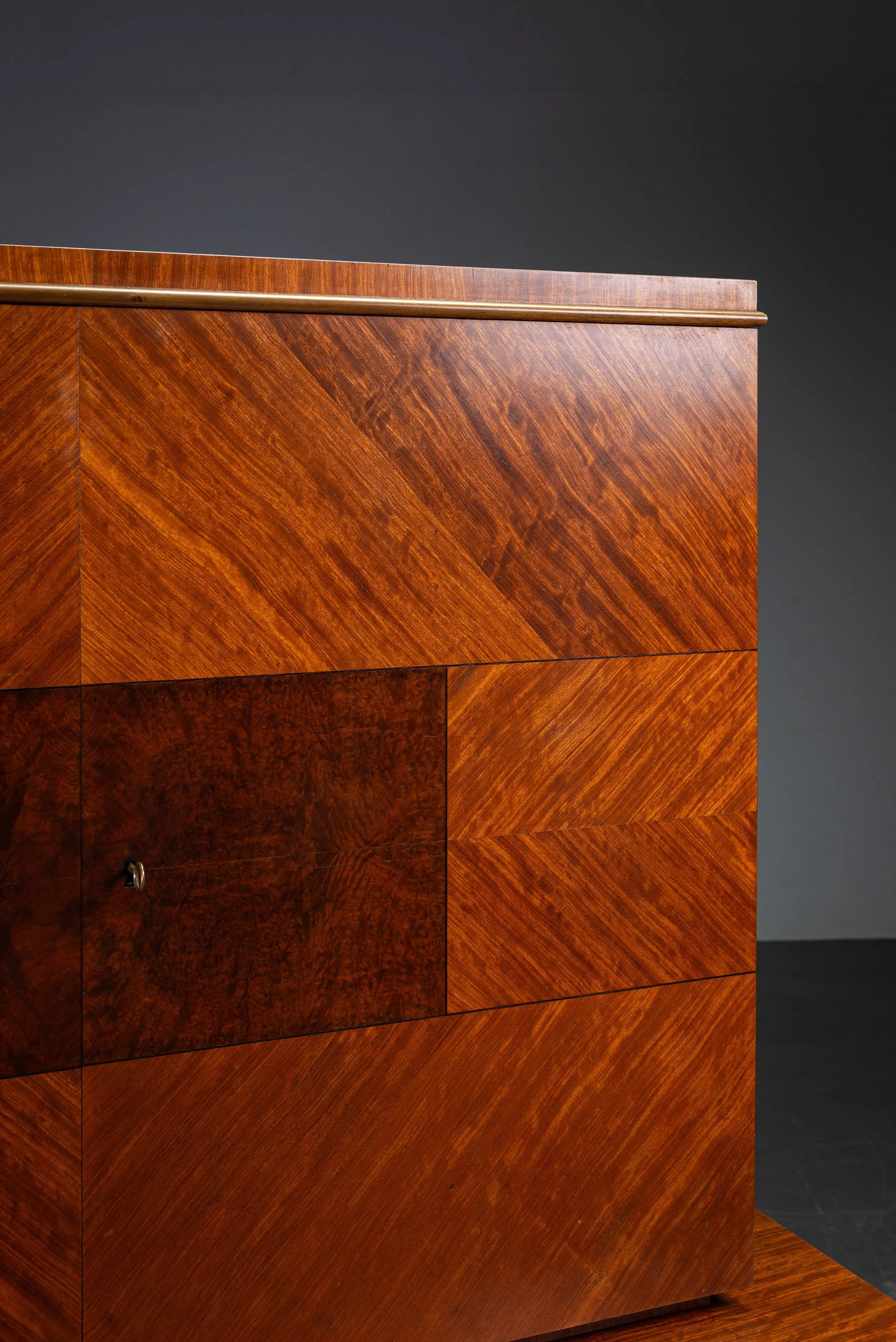ST-1862026124858-1930s-Swedish-Grace-Cabinet_02.jpg