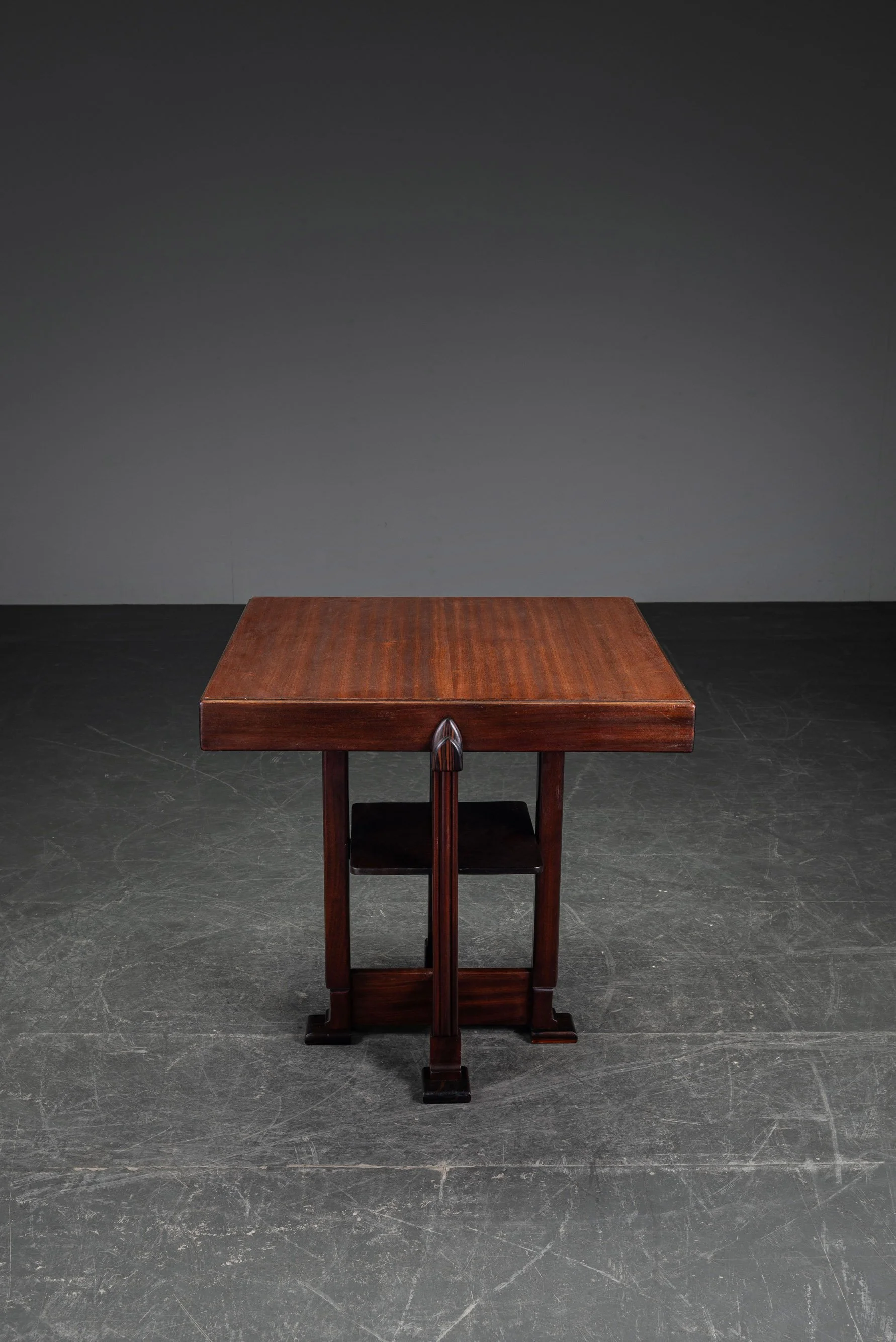 TA-3112025164959-1920s-Amsterdamse-School-Side-Table_05.jpg