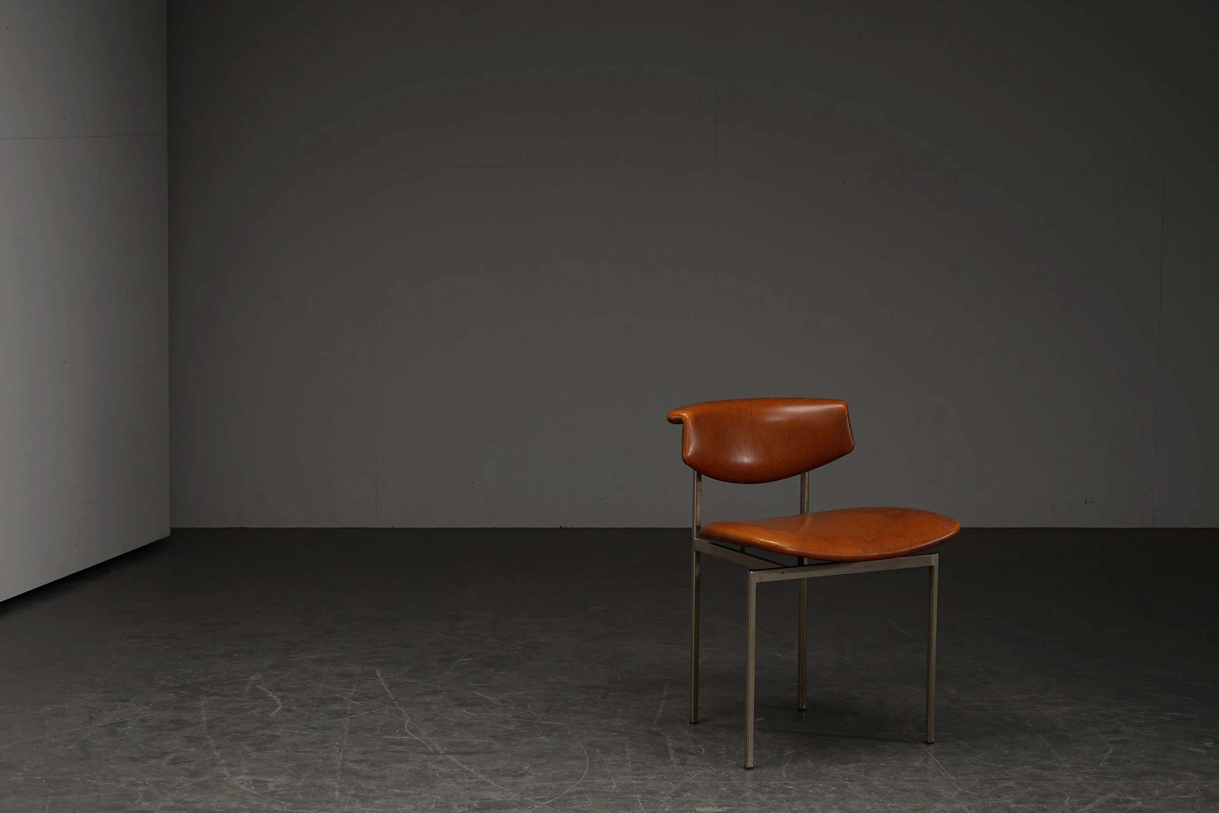 SE-122023175323-Modernist-Dining-Chair-Set-by-Rudolf-Wolf_03.jpg