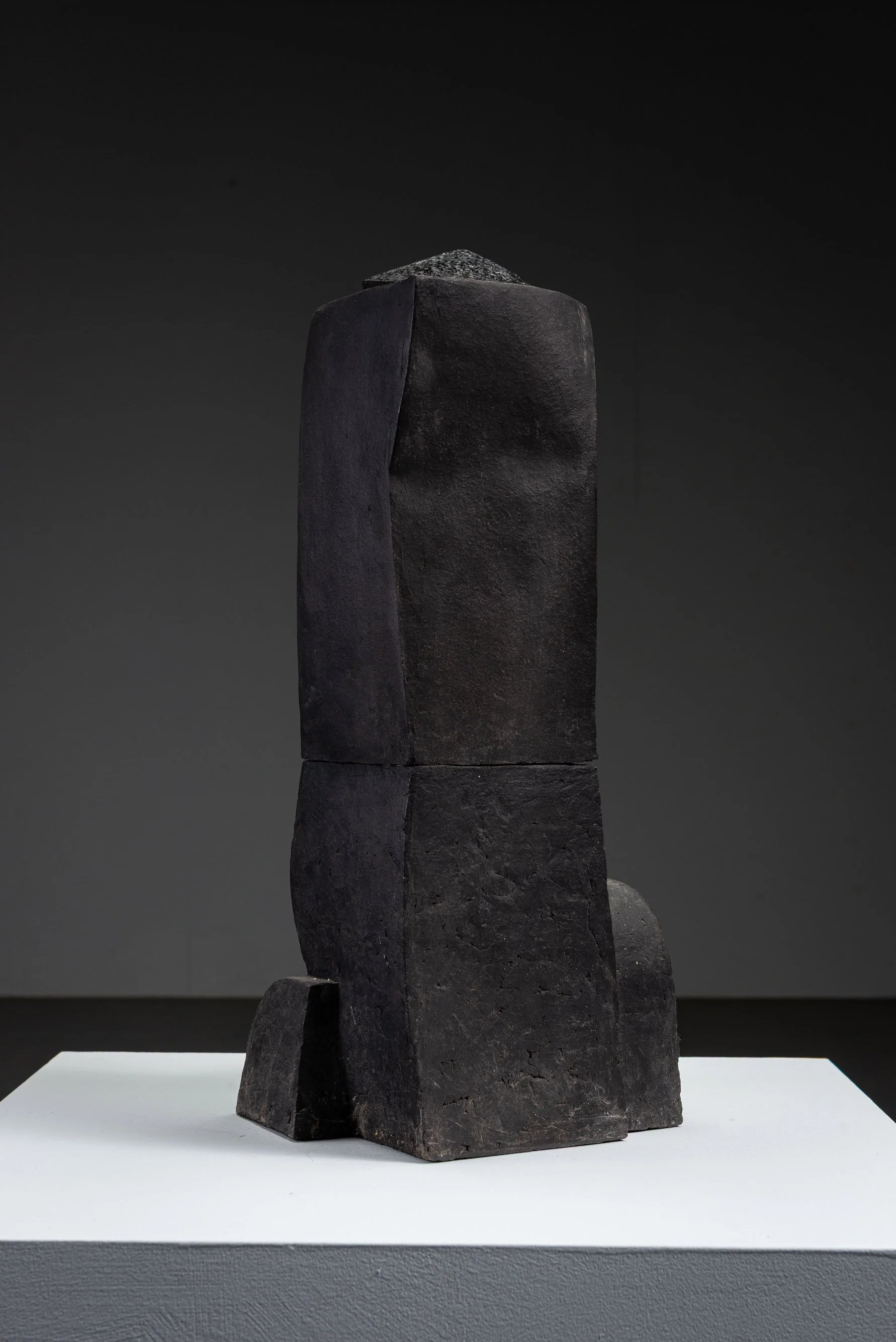 AR-27102025184021-Abstract-Sculpture-by-Cor-Dam-#11_05.jpg