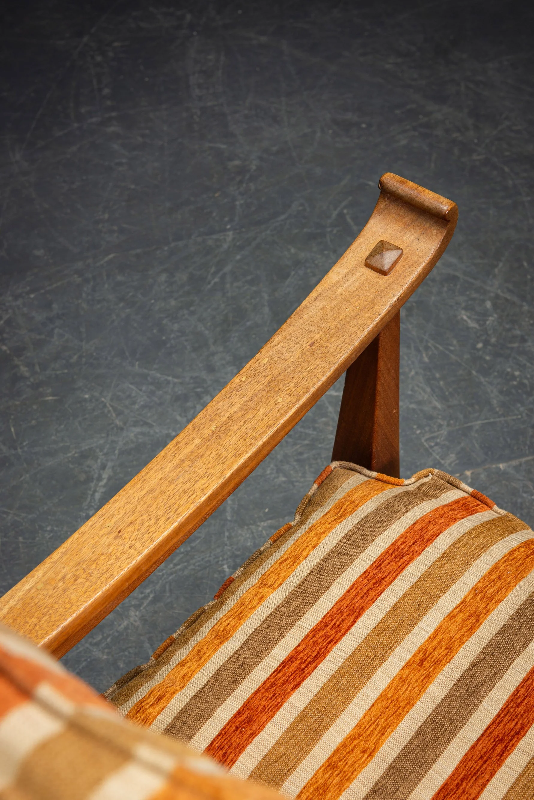 SE-1862026124729-1930s-My-Home-Armchair-By-Bas-van-der-Pelt_10.jpg