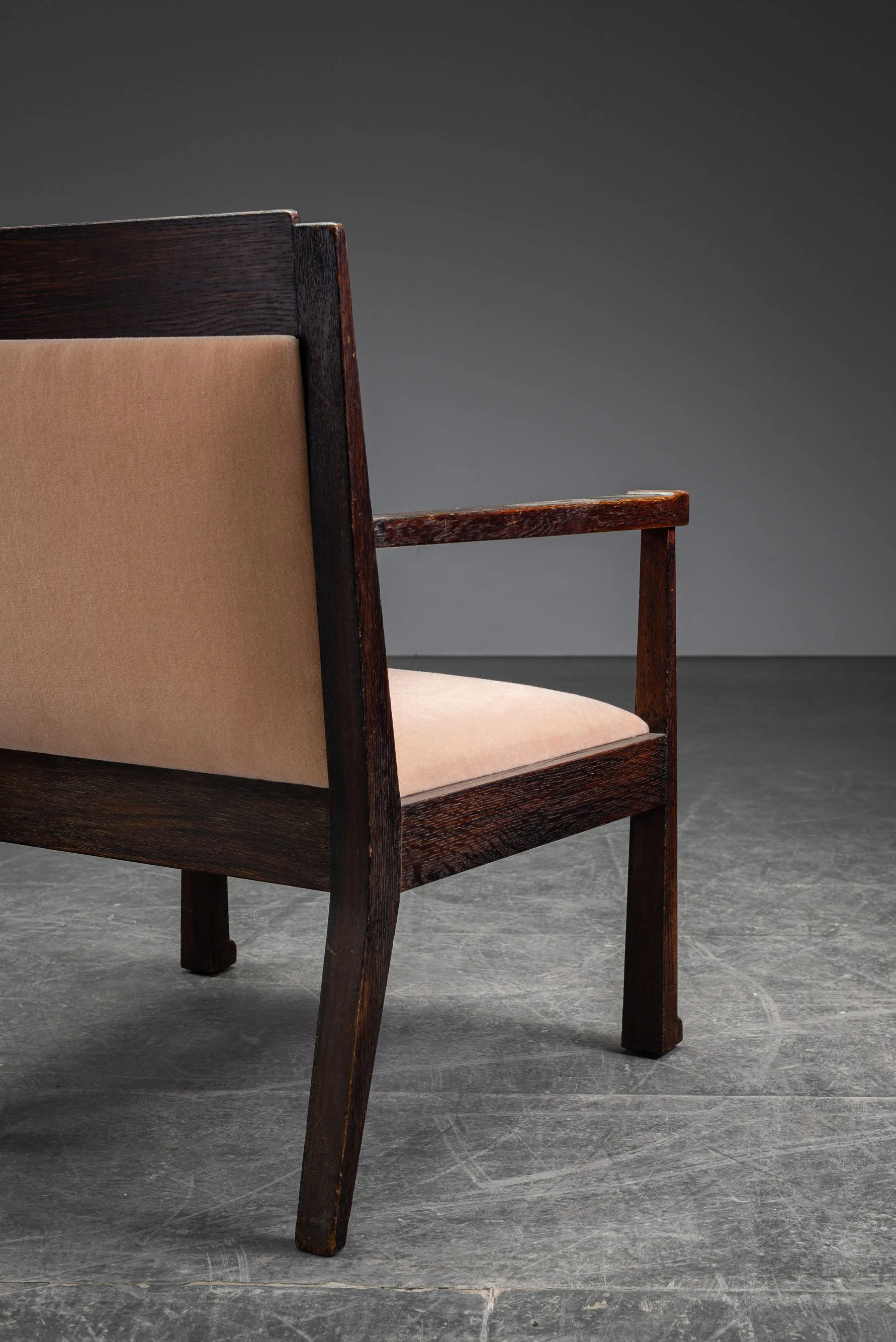 SE-892026125316-Rationalist-Chair-Set_04.jpg