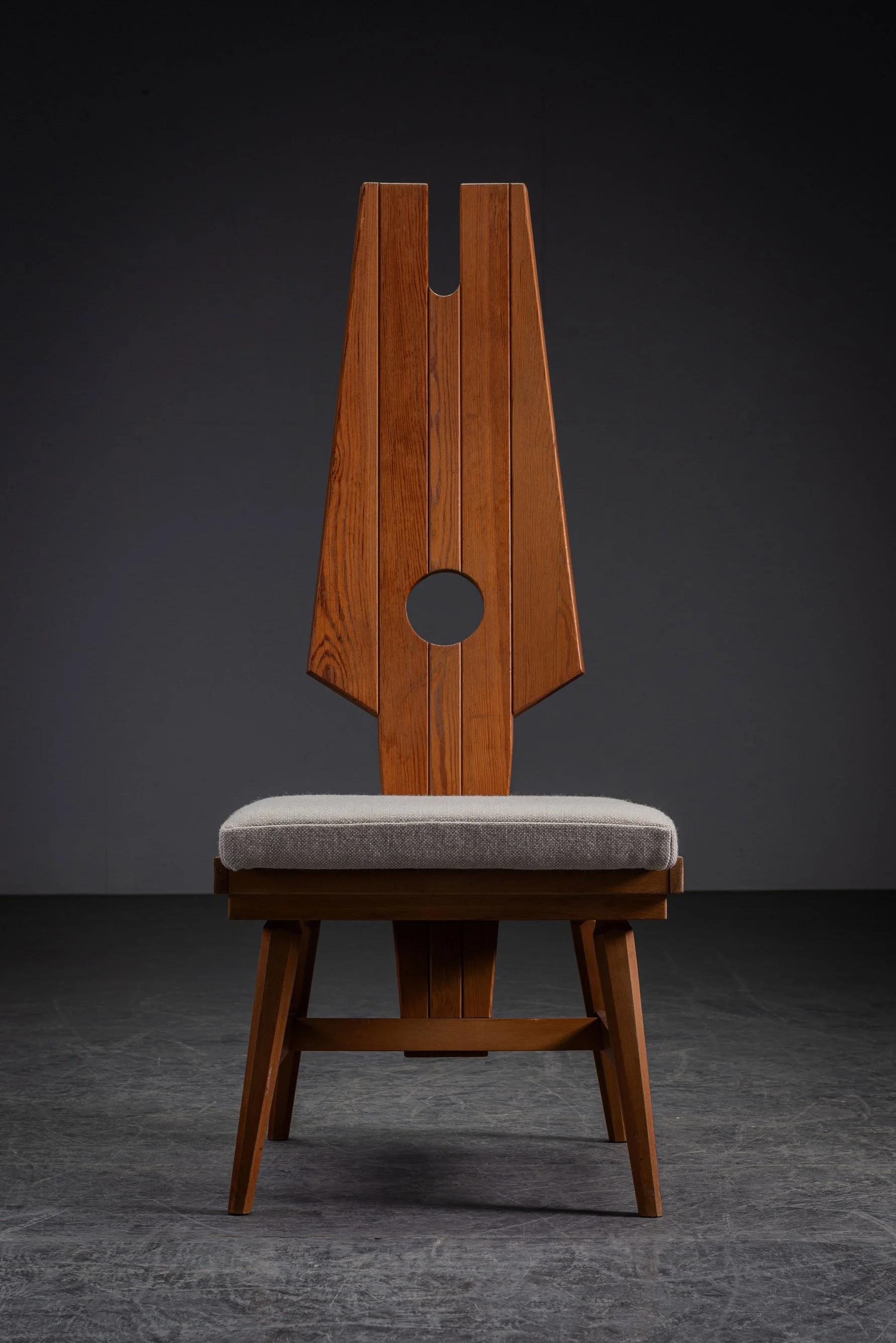 SE-131202394245-Brutalist-Low-Chair-Set_04.jpg