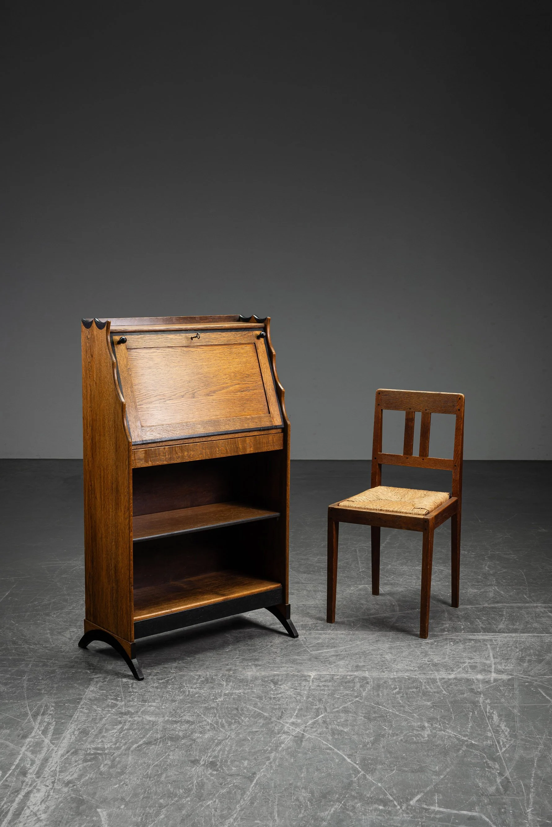 ST-2992026182142-1920s-Amsterdamse-School-Desk_17.jpg