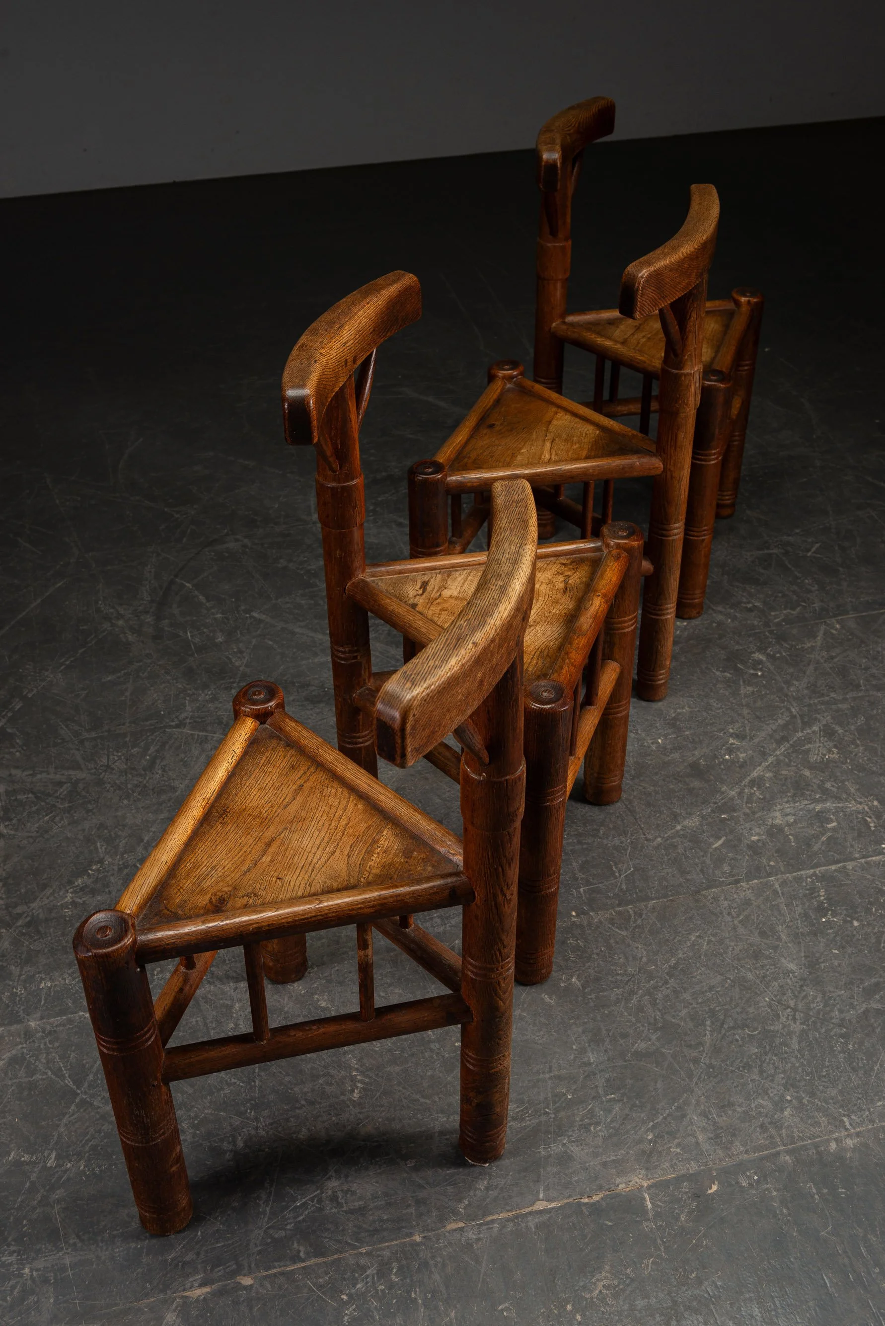 SE-3112025185209-1960s-Tripod-Chair-Set_05.jpg