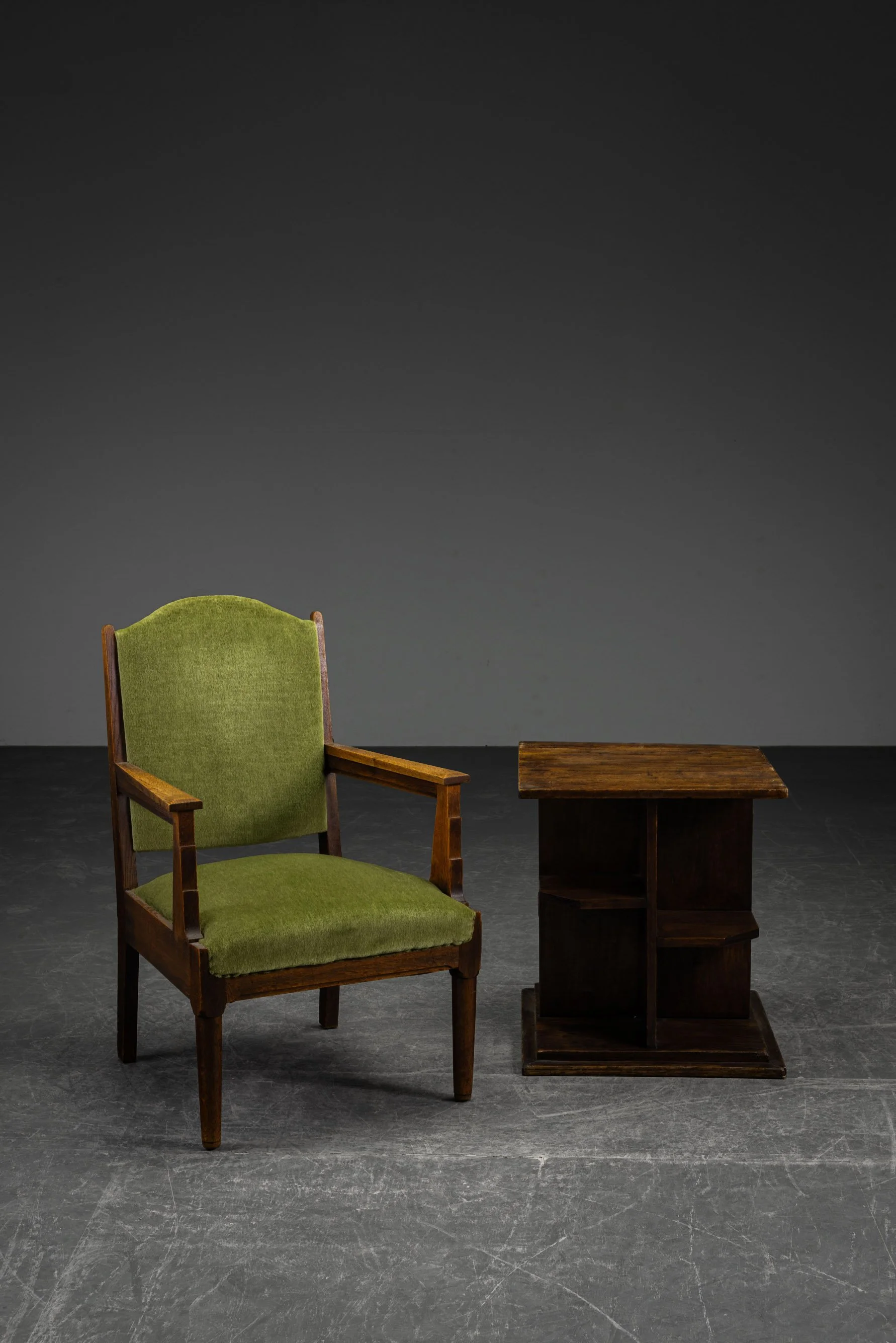 SE-6102026135021-1920s-Armchair-Set_12.jpg