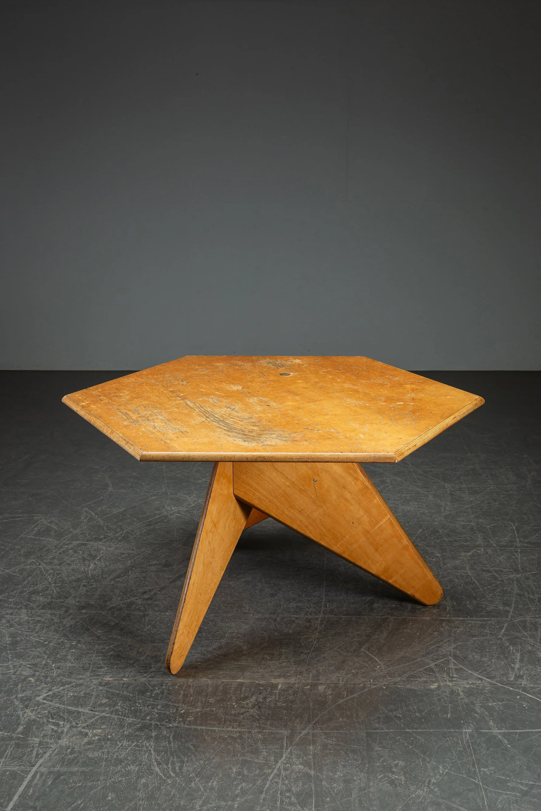 TA-2182024205713-Architectural-Dining-Table-by-Sjoerd-Soeters_01.jpg