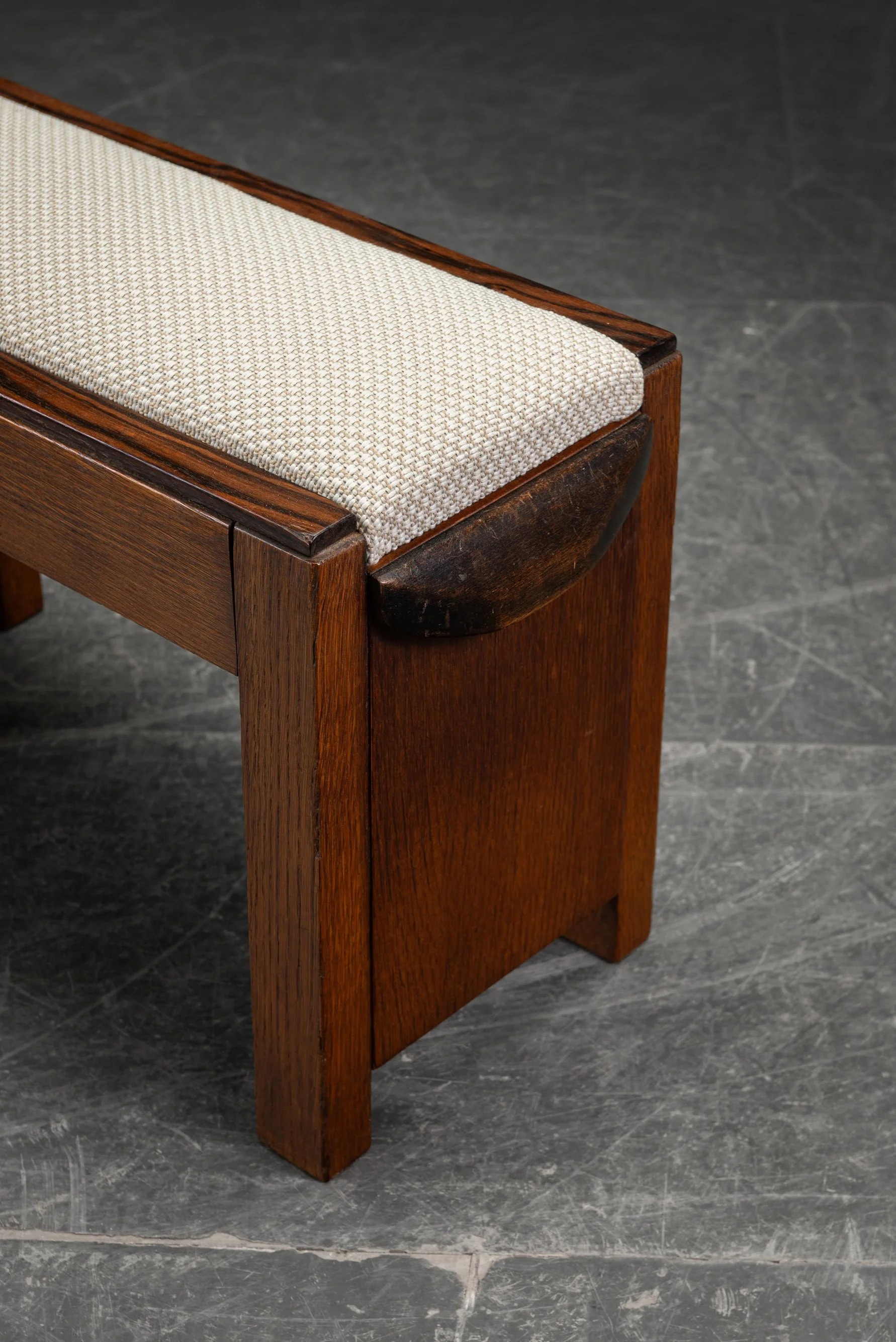 SE-2992026171356-1920s-Amsterdamse-School-Stool_07.jpg