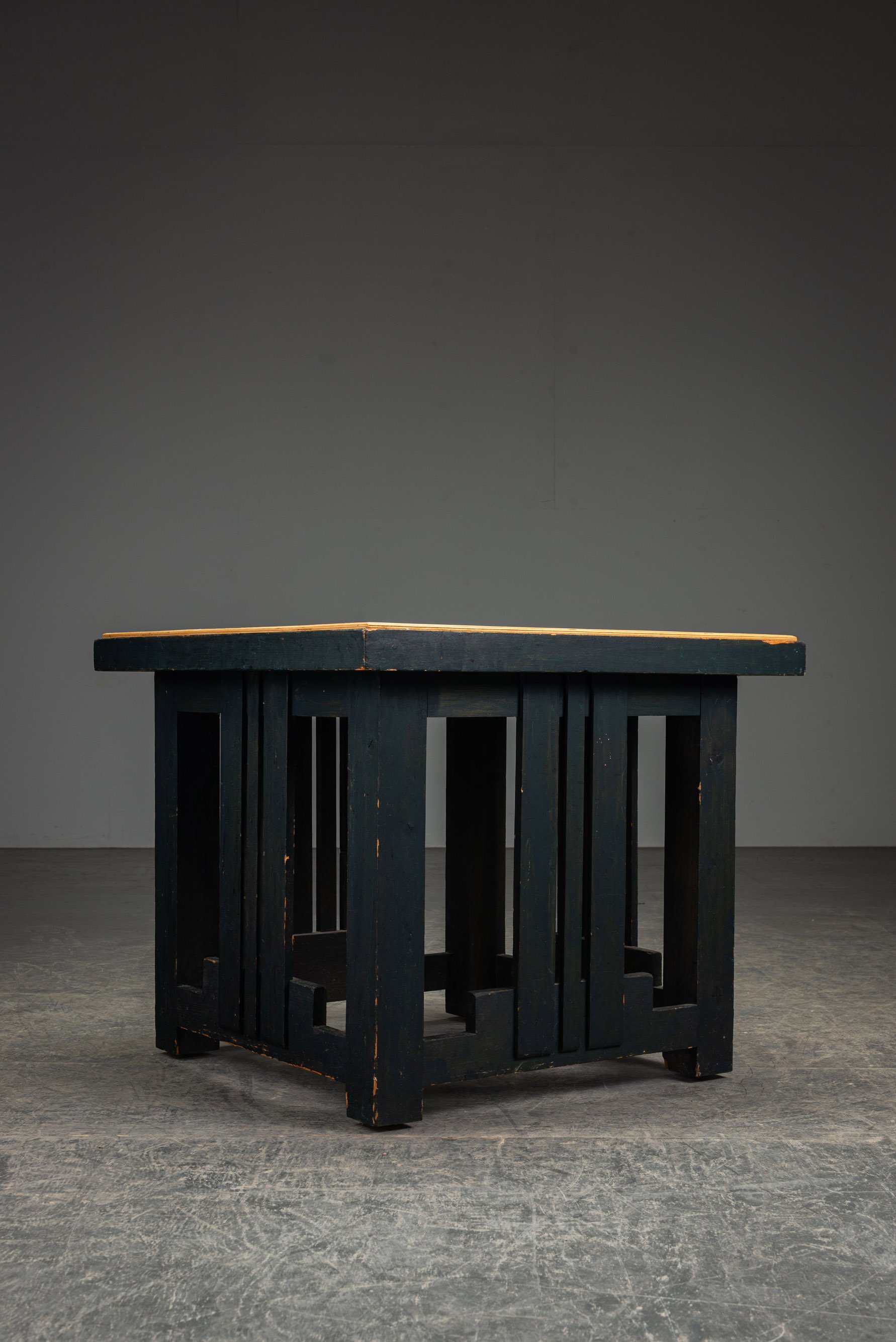 TA-1132026222313-Modernist-Side-Table-by-J.P.D.-van-Gelder_04.jpg