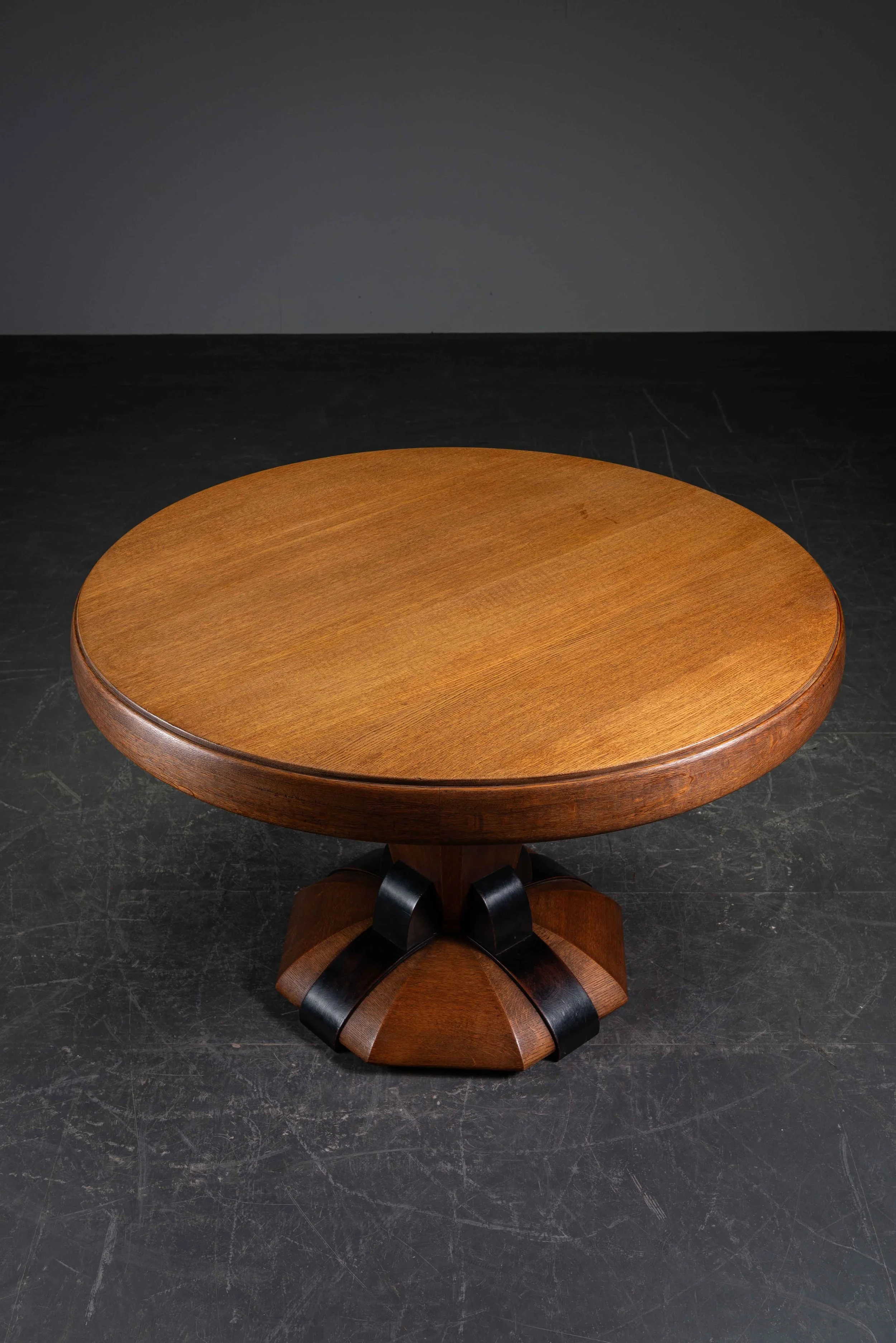 TA-3072025232528-Pander-Amsterdamse-School-Dining-Table-by-Paul-Bromberg_03.jpg