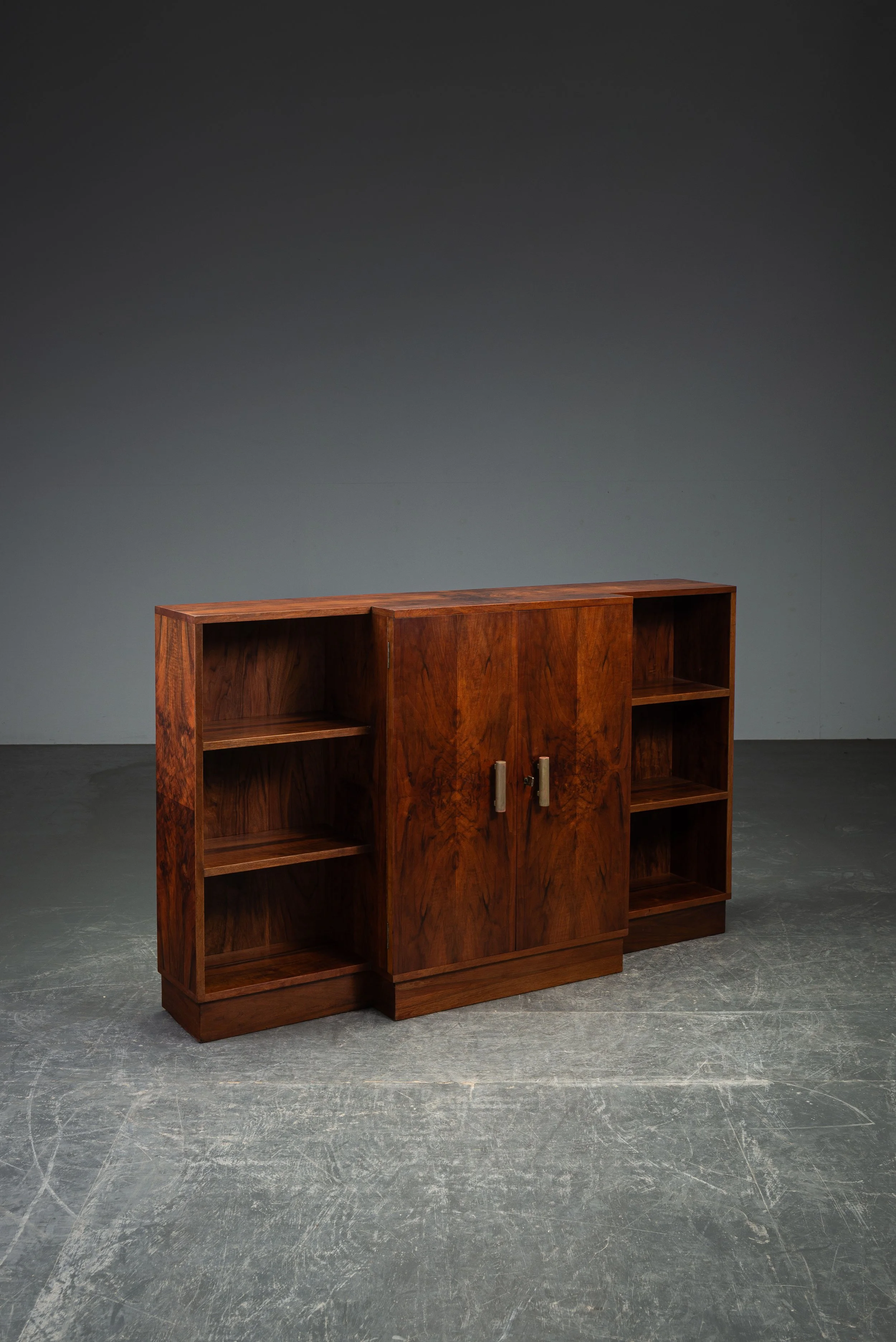 ST-722026113941-1930s-Art-Deco-Cabinet_01.jpg
