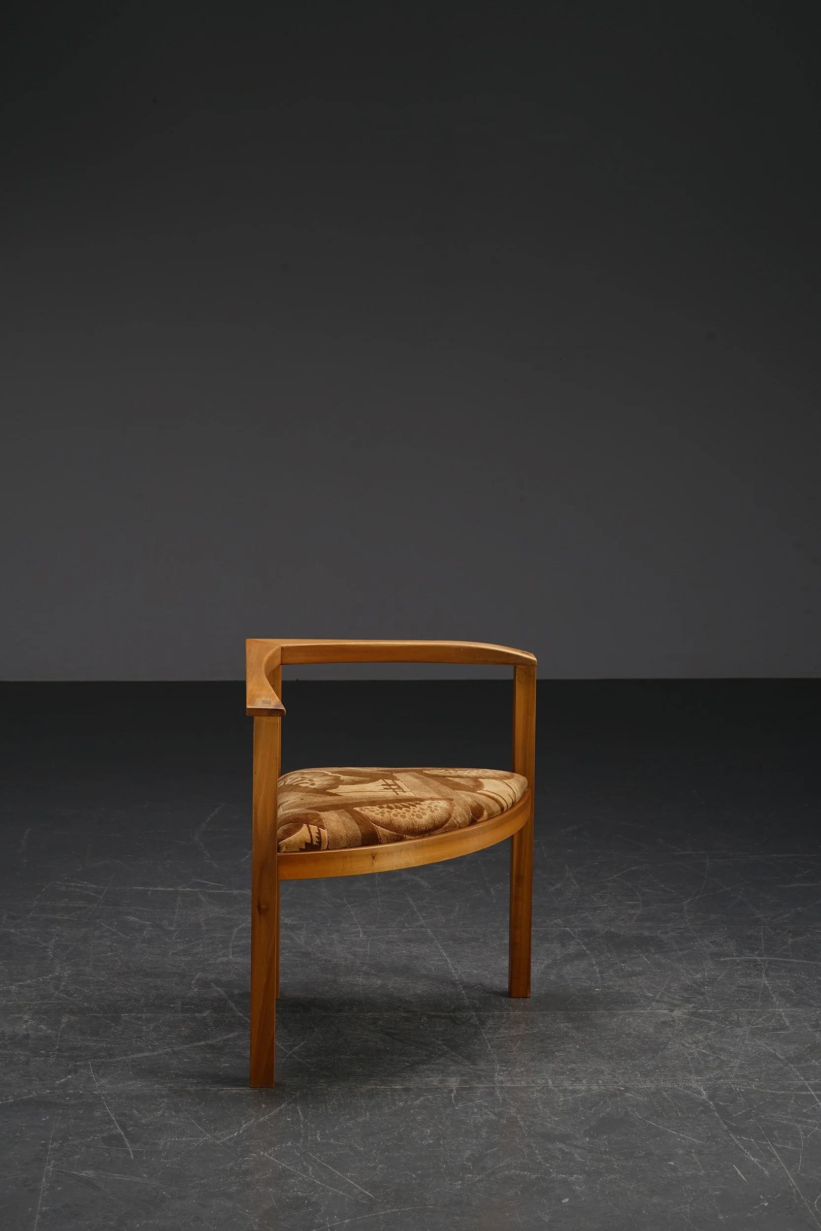 SE-1512024201831-1970s-Architectural-Armchair_02.jpg