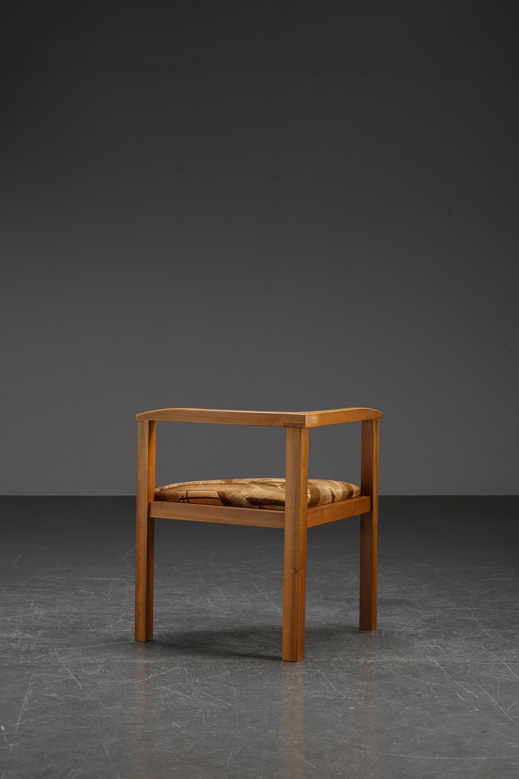 SE-1512024201831-1970s-Architectural-Armchair_04.jpg