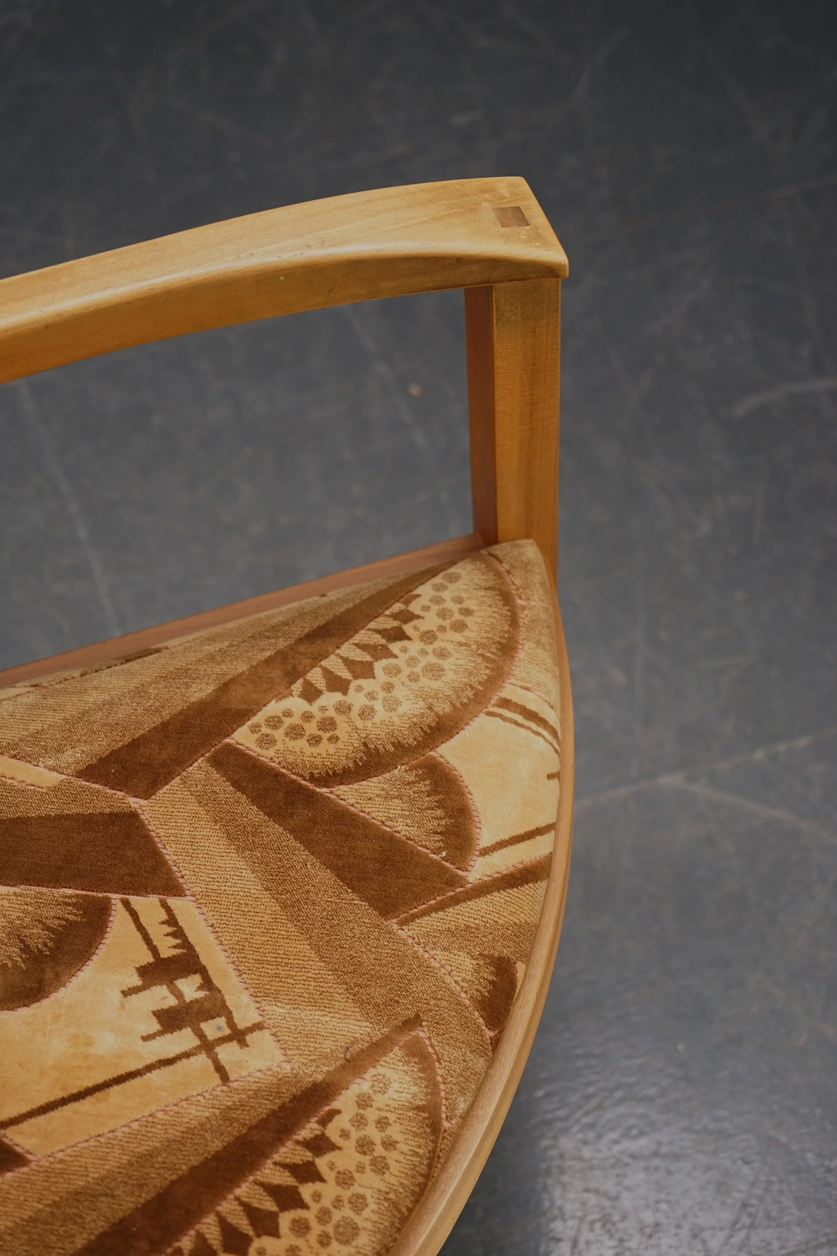 SE-1512024201831-1970s-Architectural-Armchair_08.jpg