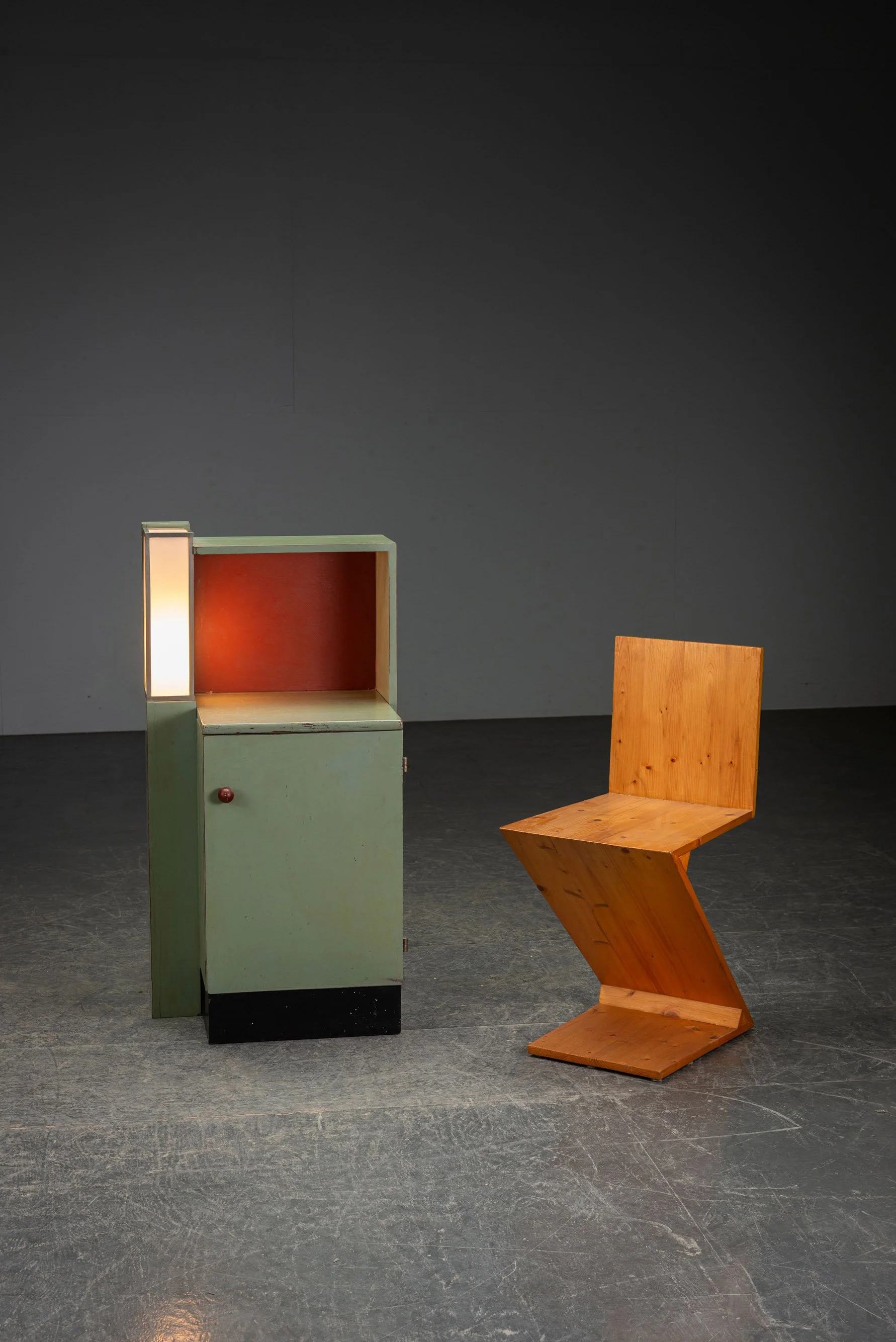 LI-2632026124745-1920s-Modernist-Cabinet-with-Lamp_10.jpg