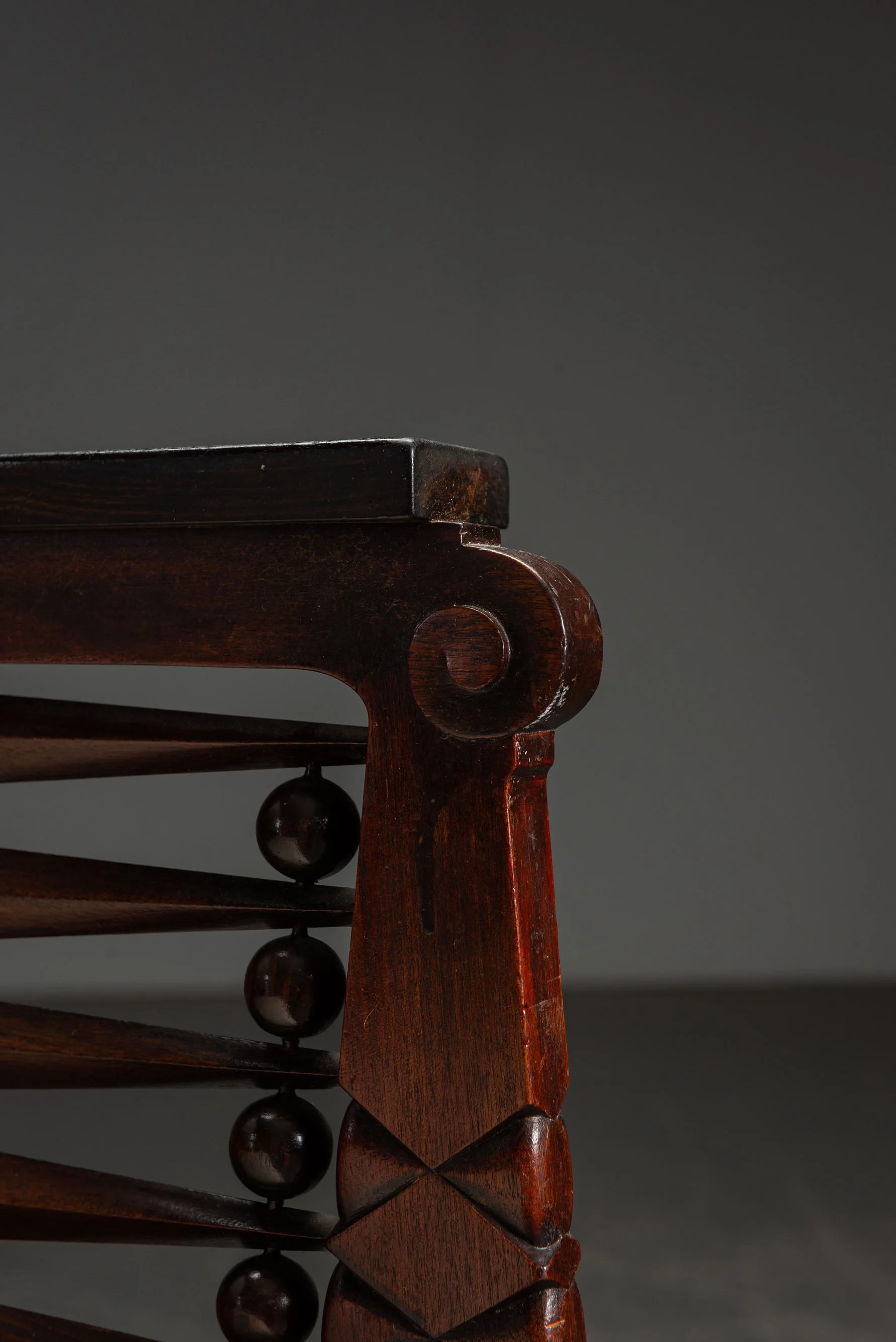 SE-3112025192944-1920s-Amsterdamse-School-Desk-Chair_13.jpg