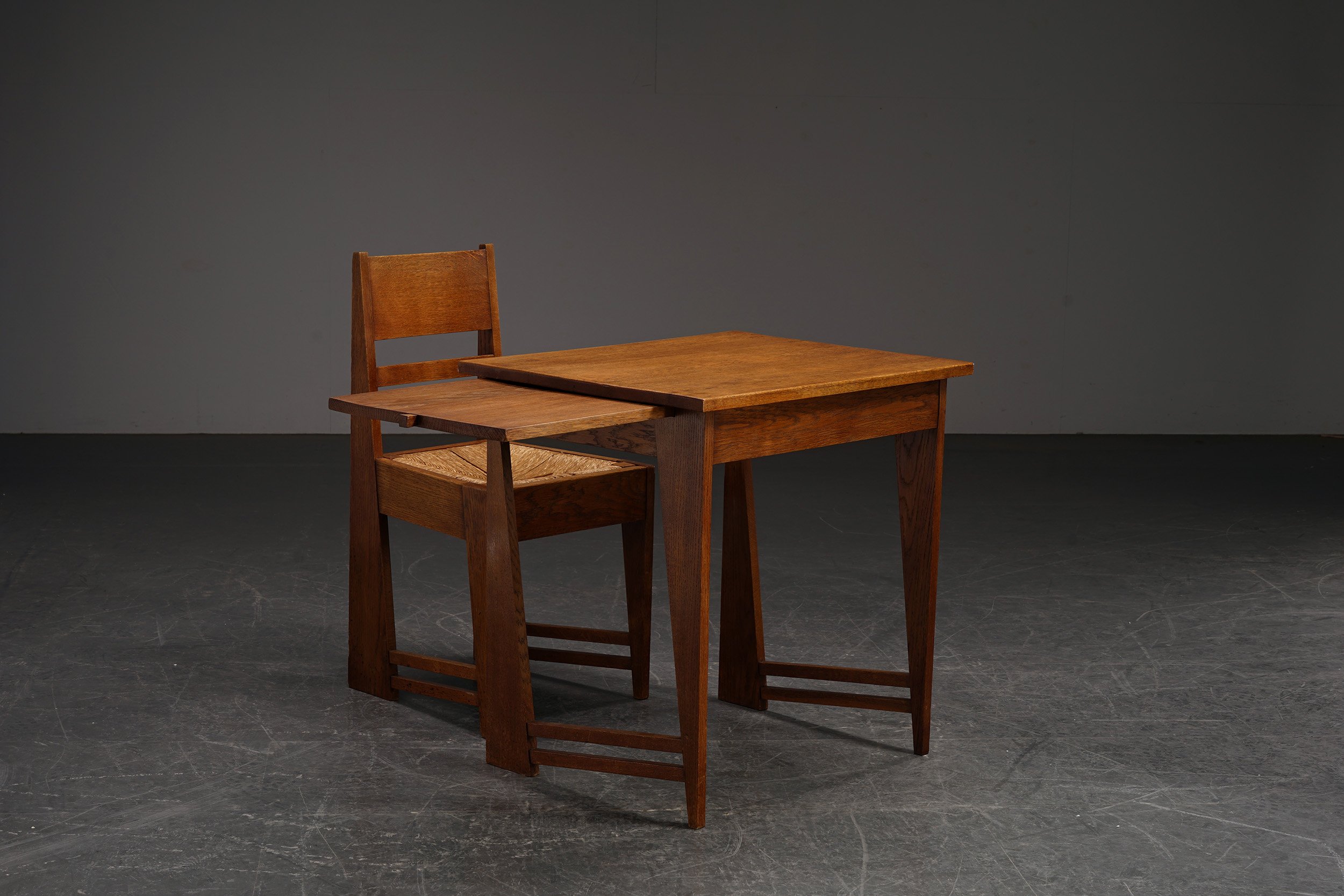 TA-30102024211626 + SE-30102024211844-1920s-Modernist-Desk-and-Accent-Chair_05.jpg