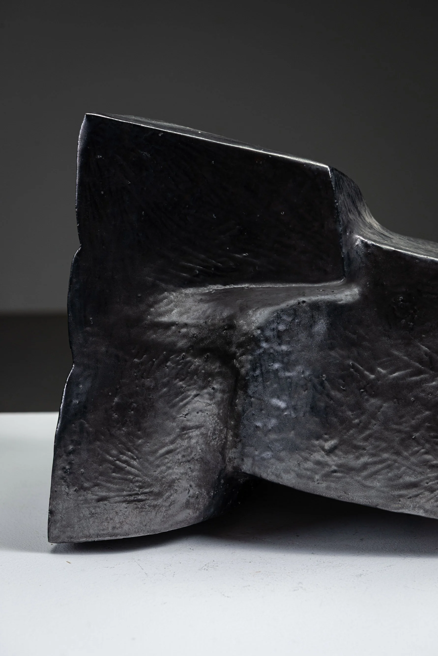 AR-31122025134741-Abstract-Sculpture-by-Cor-Dam-#42_08.jpg