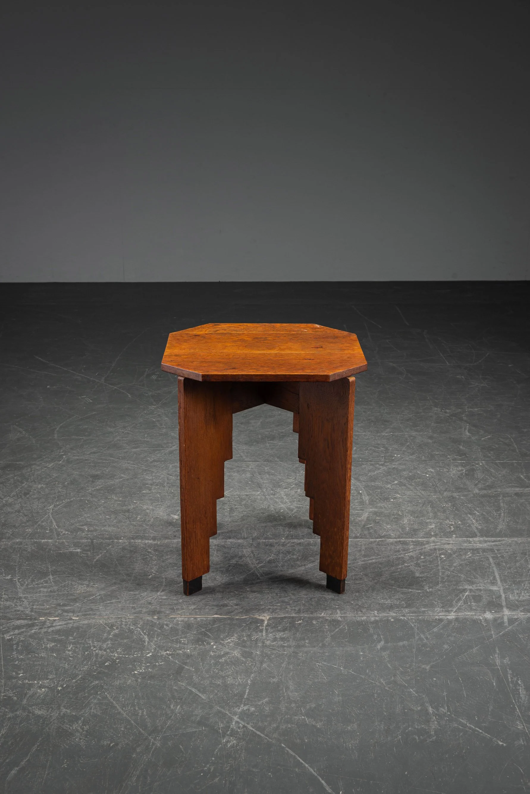 TA-892026124804-1920s-Amsterdamse-School-Side-Table_07.jpg