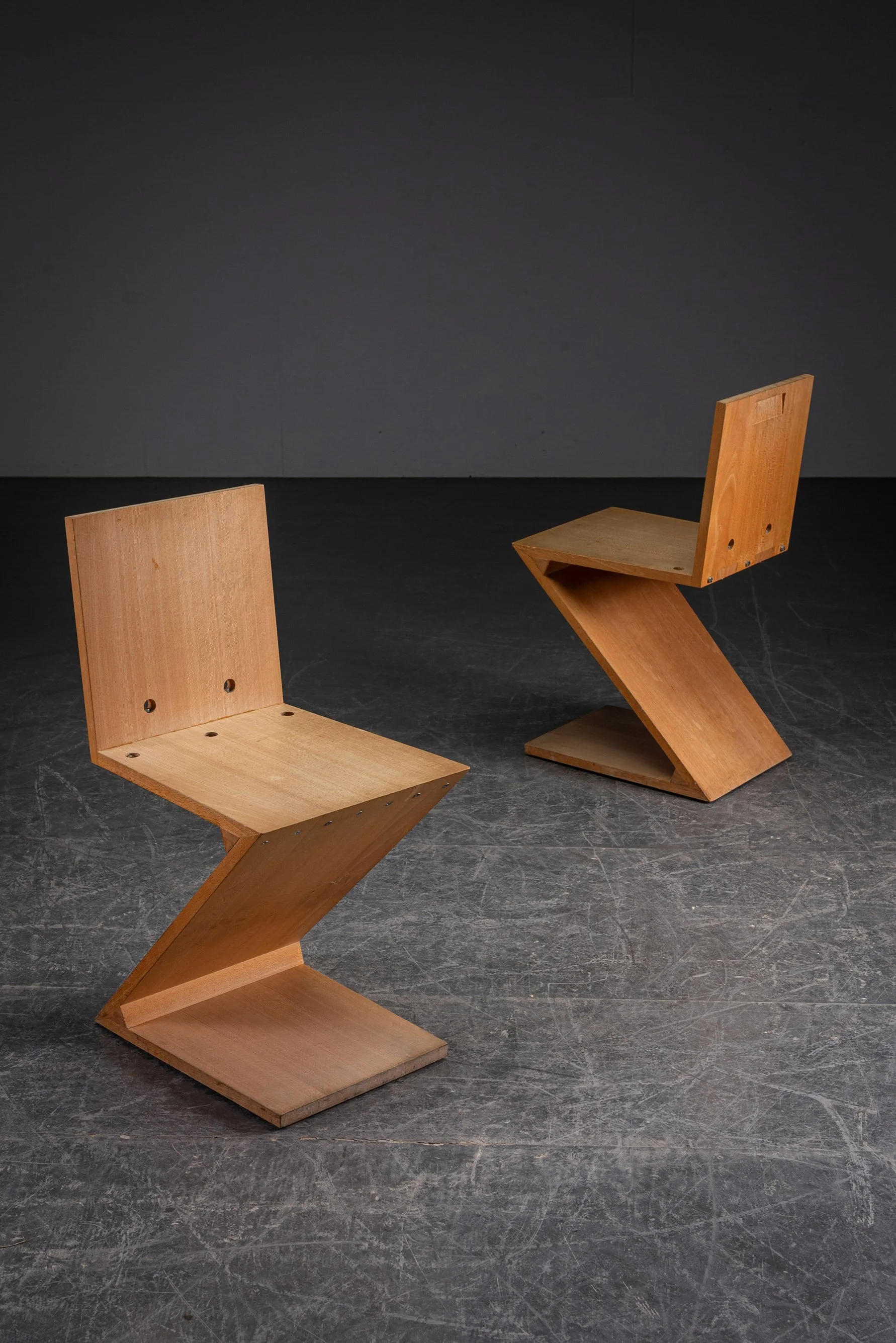 SE-3172025132306-1980s-Zig-Zag-Chairs_01.jpg