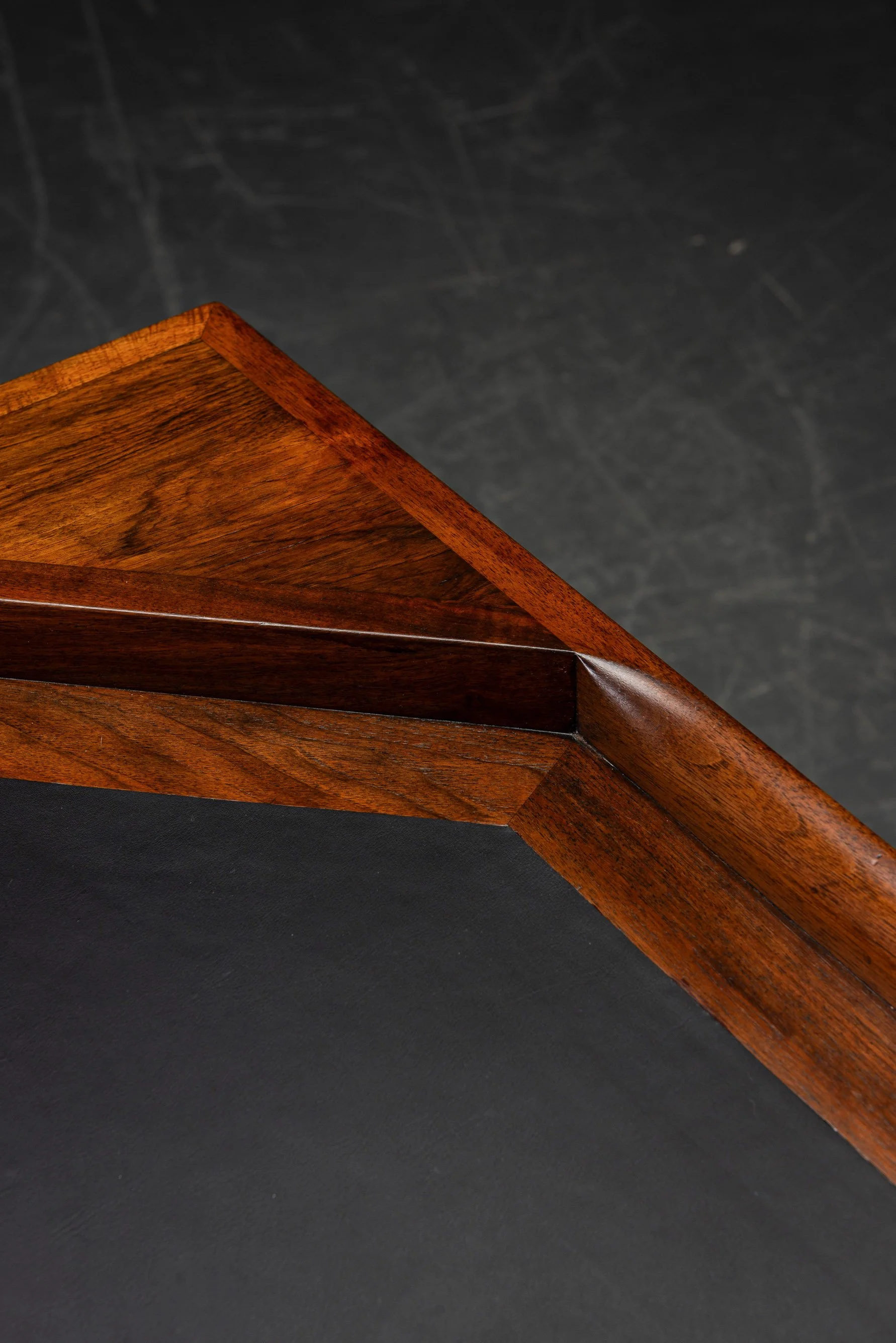 TA-242024214127-1920s-Amsterdamse-School-Desk_10.jpg