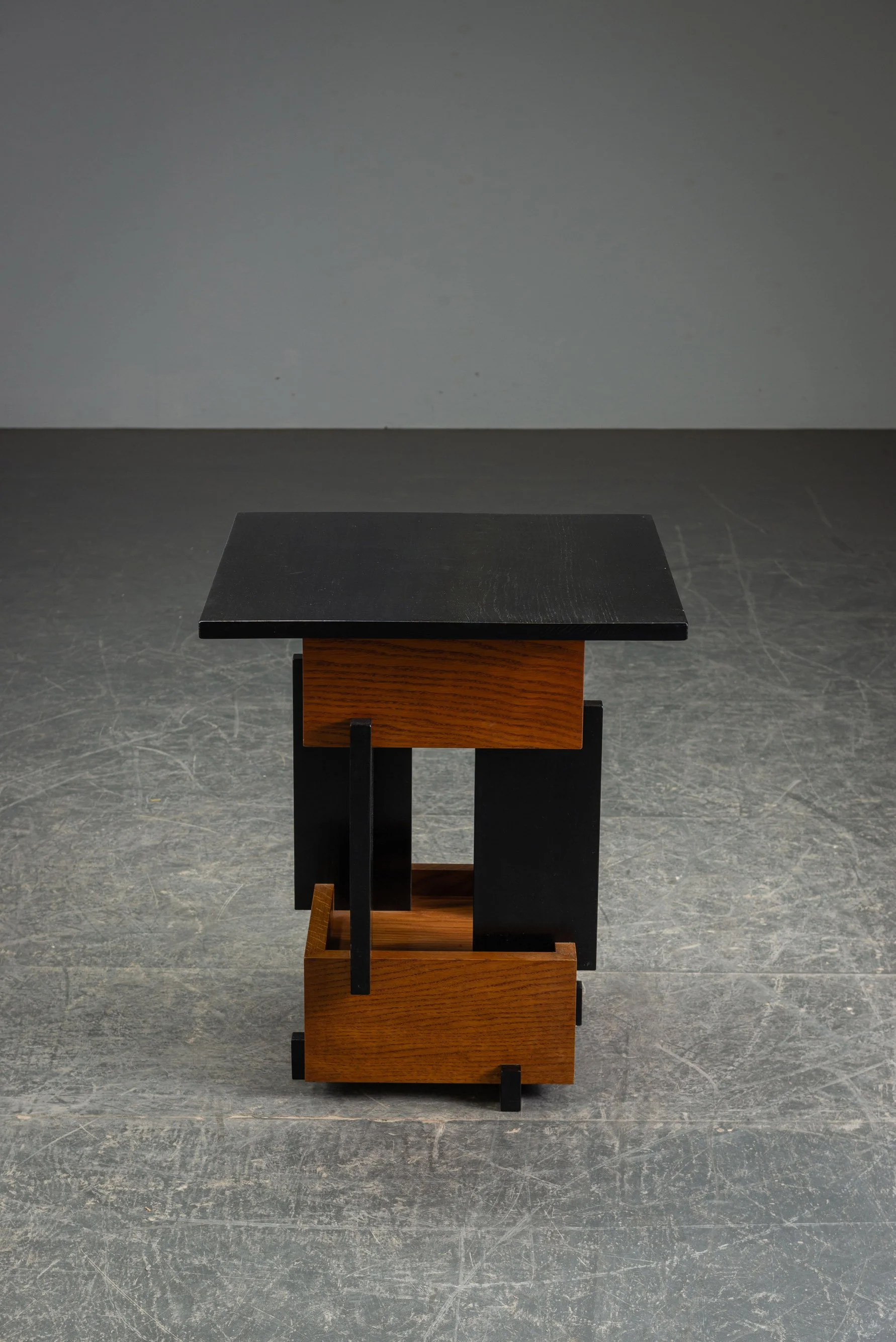 TA-2712026120216-Haagse-School-Side-Tables-by-Cor-Alons_16.jpg